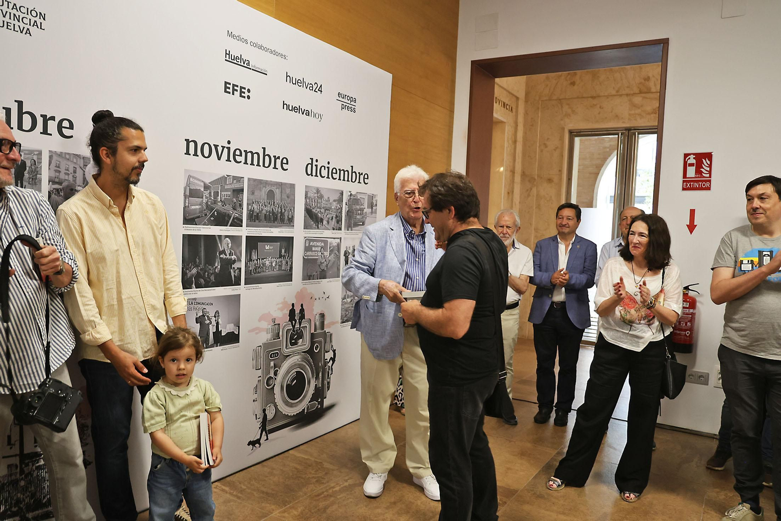 Imágenes de la inauguración del anuario y exposición '400 ASA Historia Gráfica de un año Huelva 2024'. Imágenes de la inauguración del anuario y exposición '400 ASA Historia Gráfica de un año Huelva 2024'.