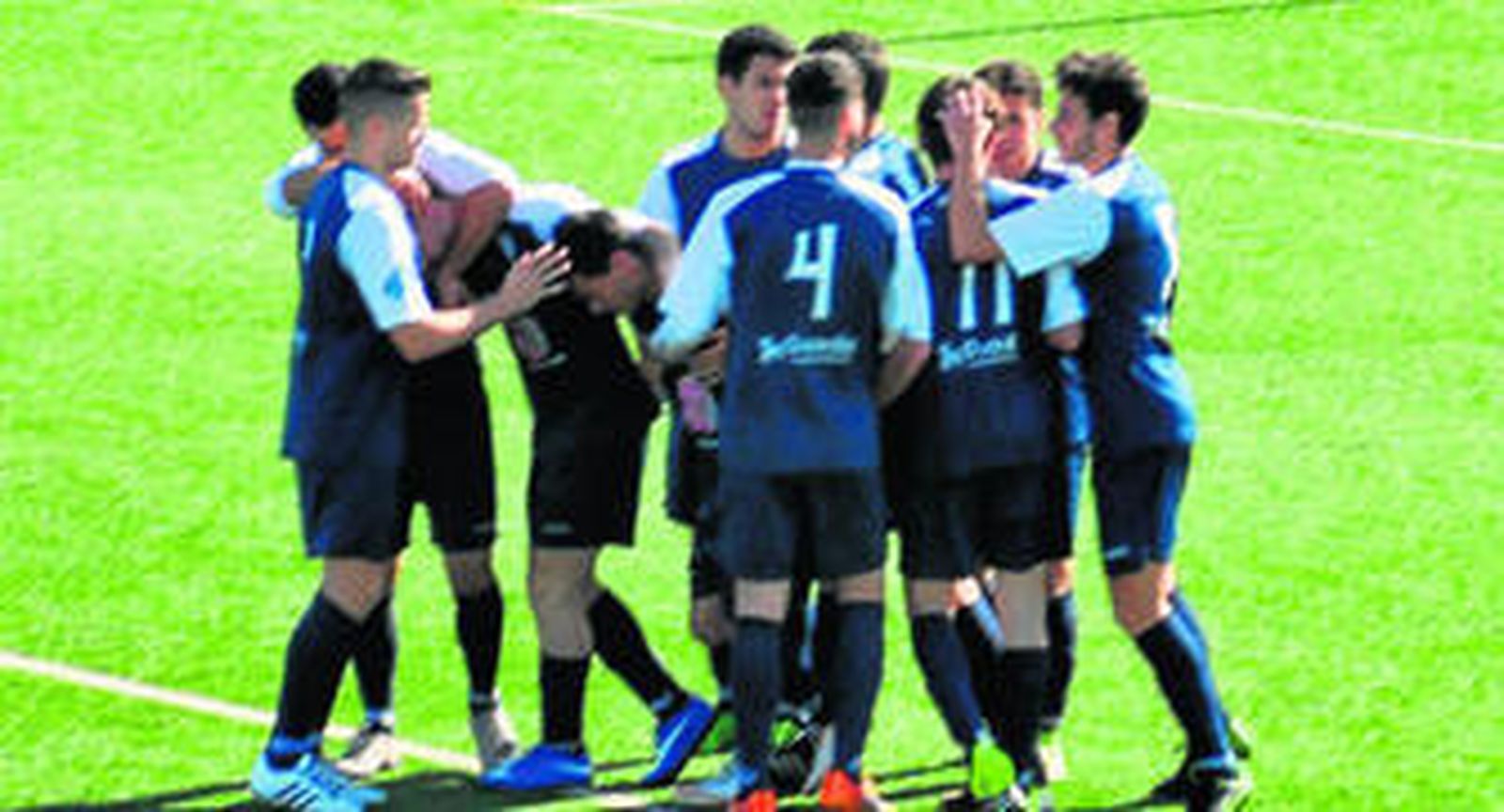 Los accitanos celebran uno de los tantos anotados ayer en Olula del Río.