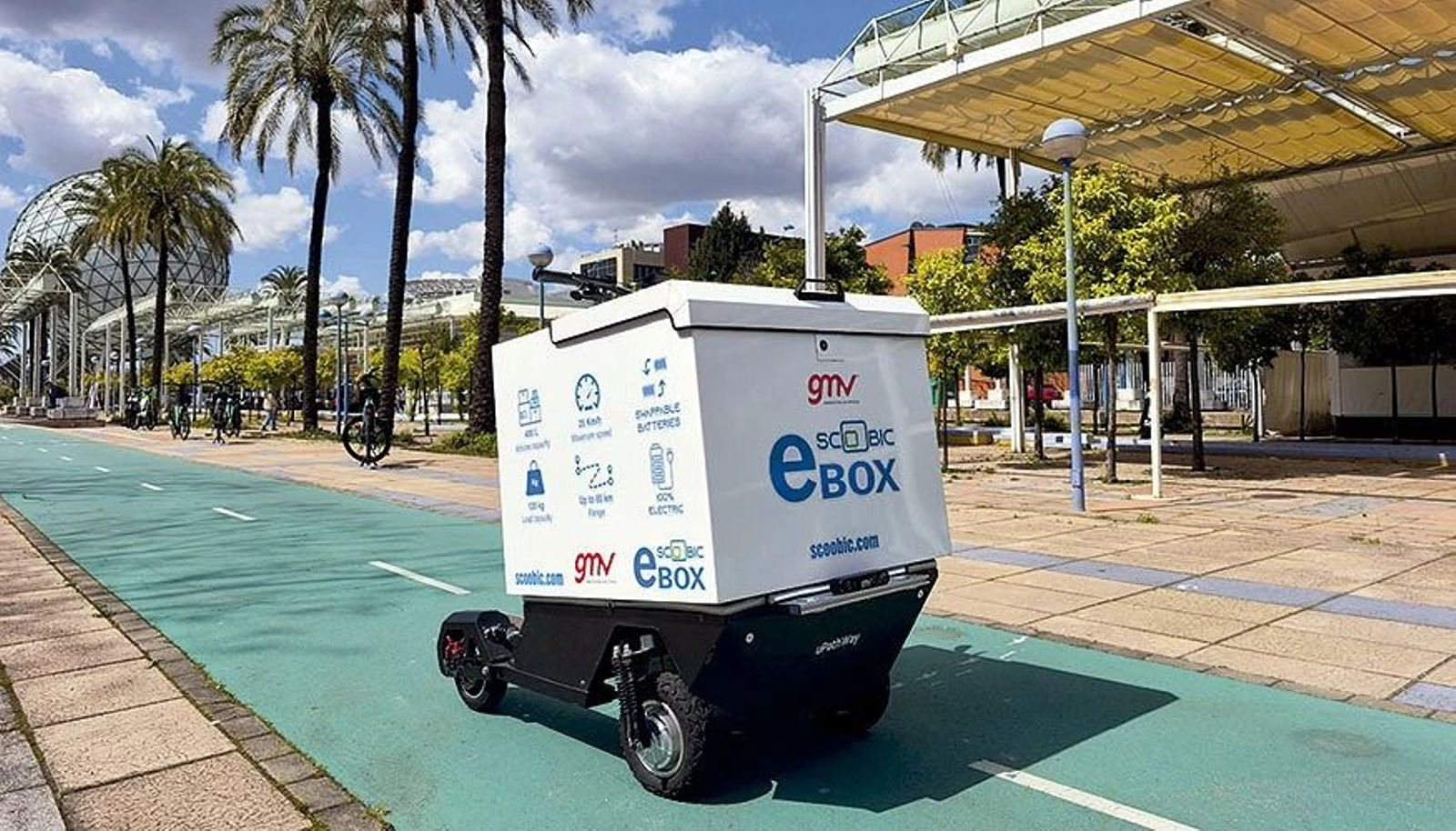 El vehículo autónomo Scoobic MED transita de forma autónoma por la Isla de la Cartuja El vehículo autónomo Scoobic MED transita de forma autónoma por la Isla de la Cartuja