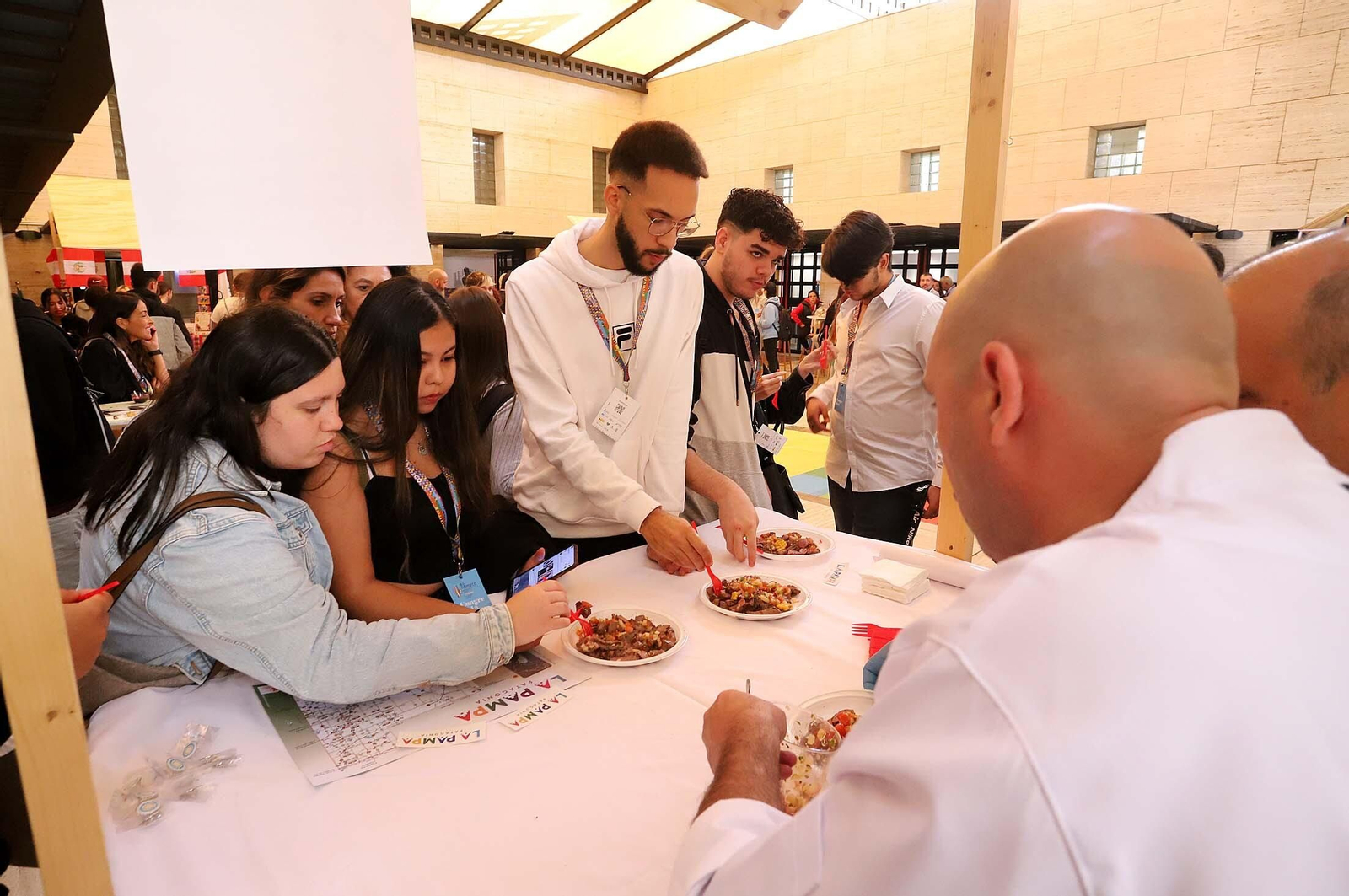 Talleres y ambiente en la segunda edición de Binómico, en imágenes