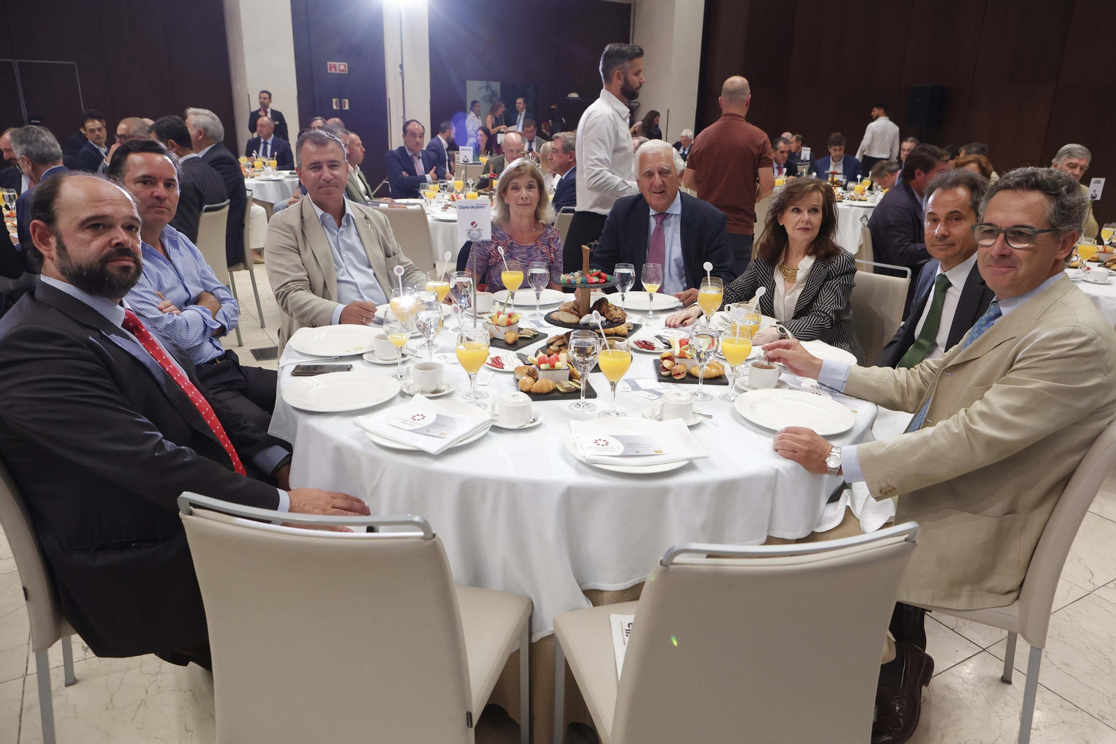 Imágenes de los asistentes al Foro Joly con Hugo Morán