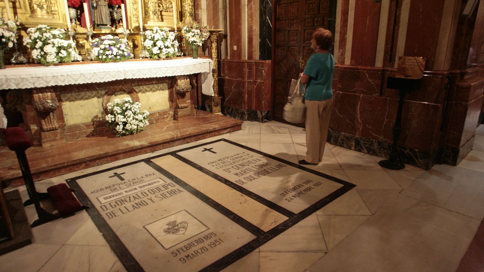 La tumba de Queipo de Llano en el interior de la basílica.
