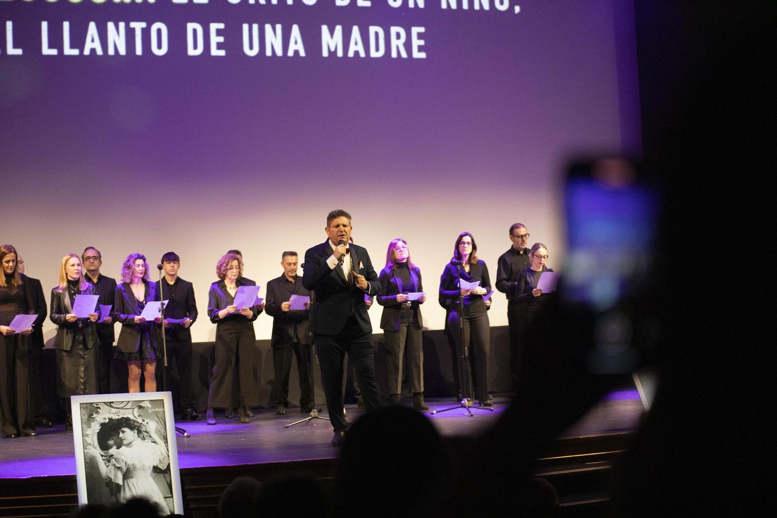 El estreno en Almería del largometraje documental "Concha Robles", en imágenes