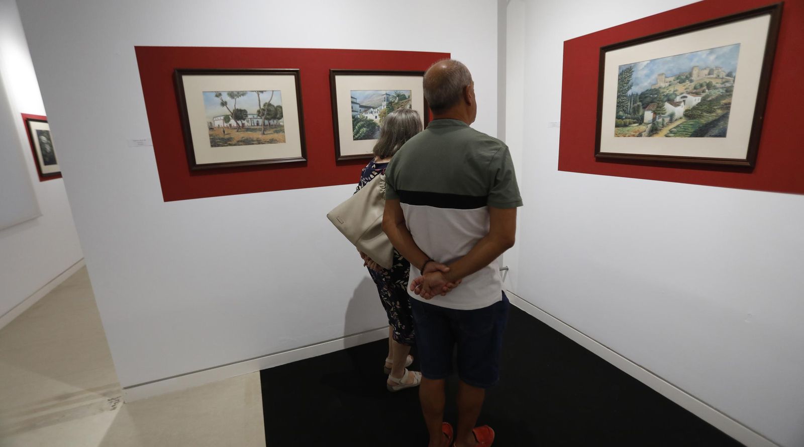 Fotos de la exposición de acuarelas y dibujos de Antonio Torremocha en La Línea