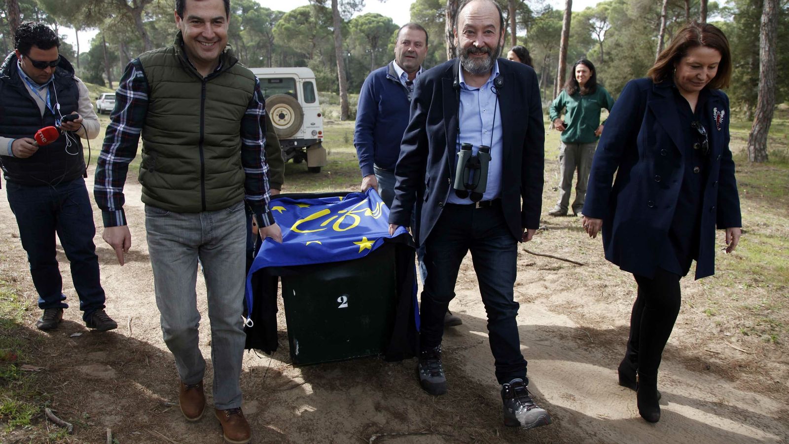 Momentos previos a la suelta del lince ibérico.
