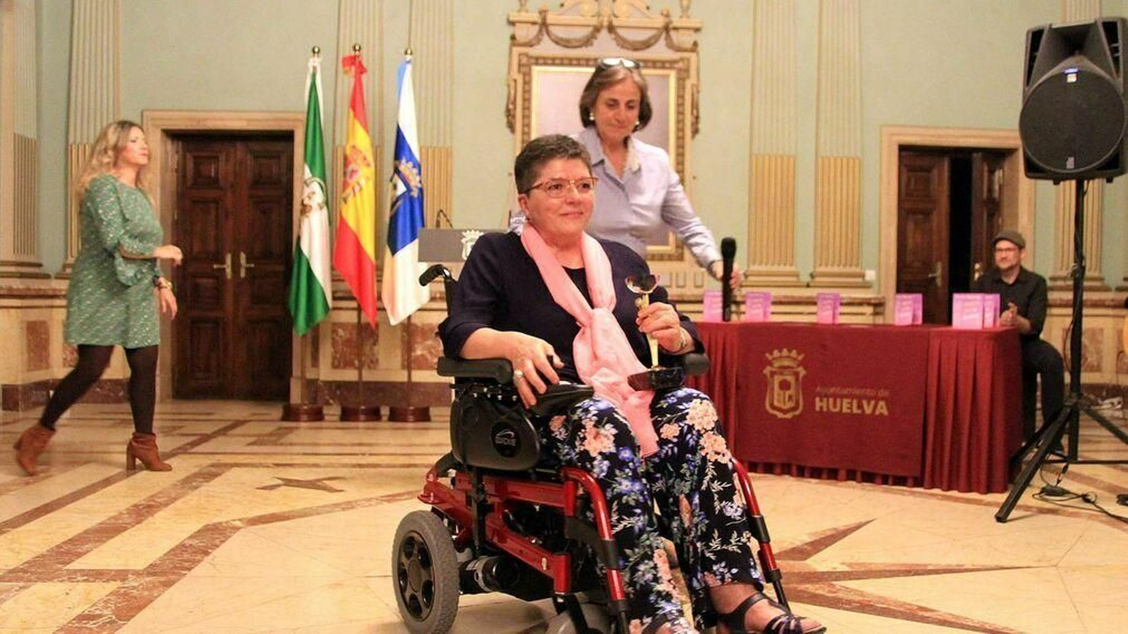 Josefina Lezcano en la entrega de los premios Marismas del Ayuntamiento de Huelva.