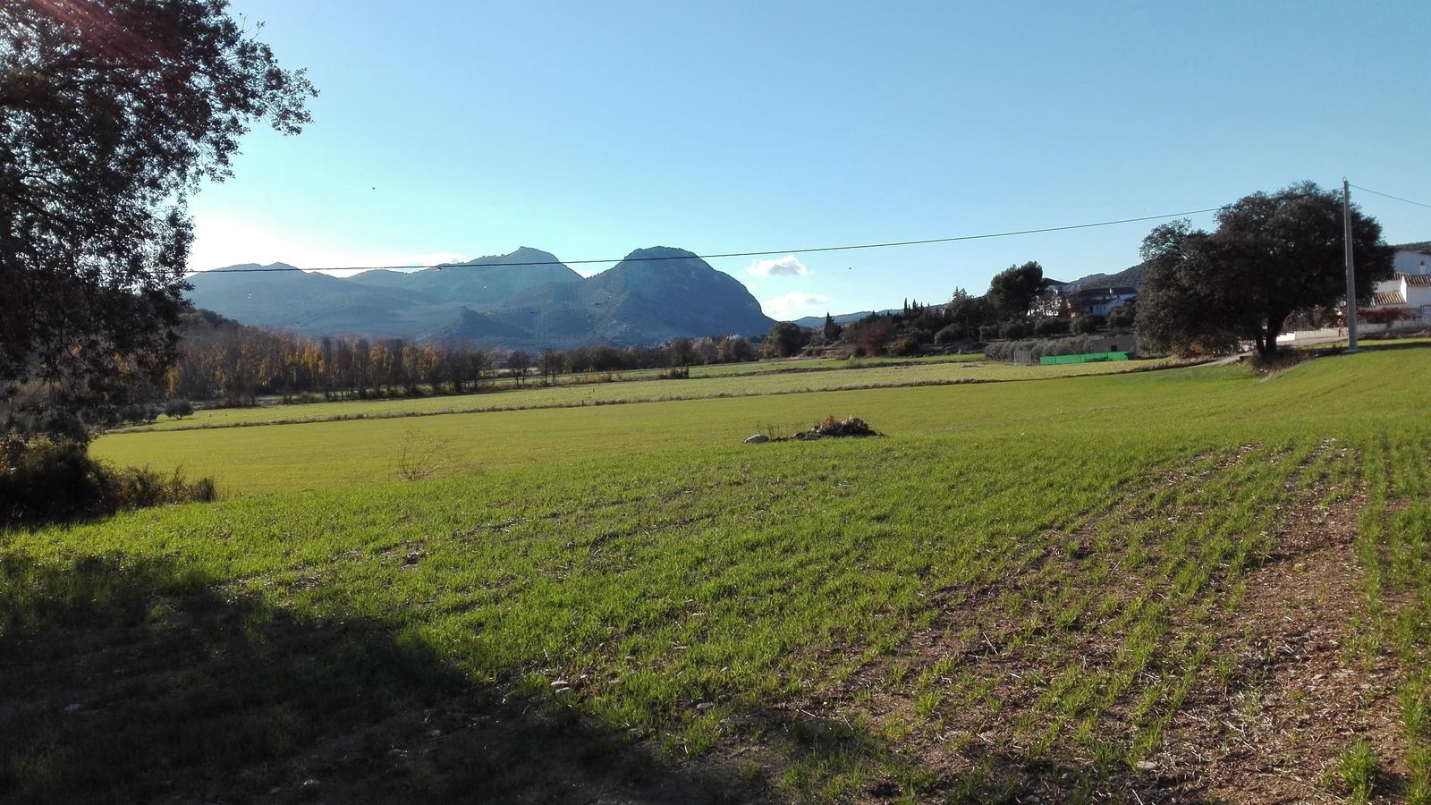 Las vistas son tranquilas durante el camino.