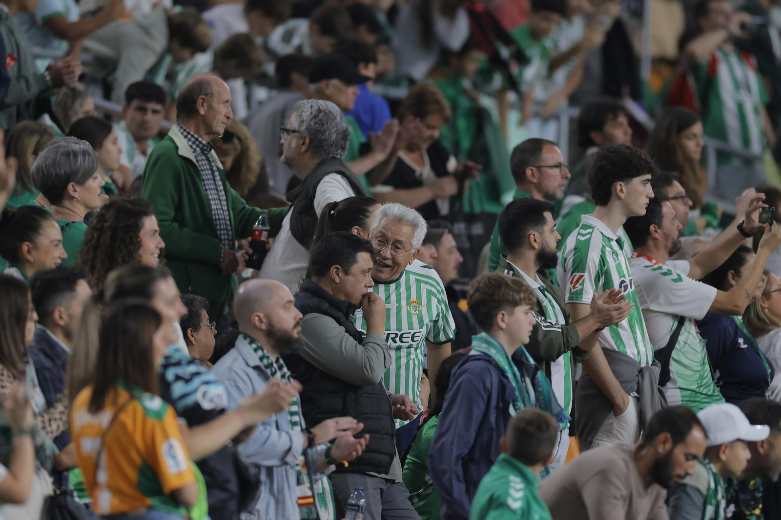 Búscate en las fotos del Betis - Mallorca