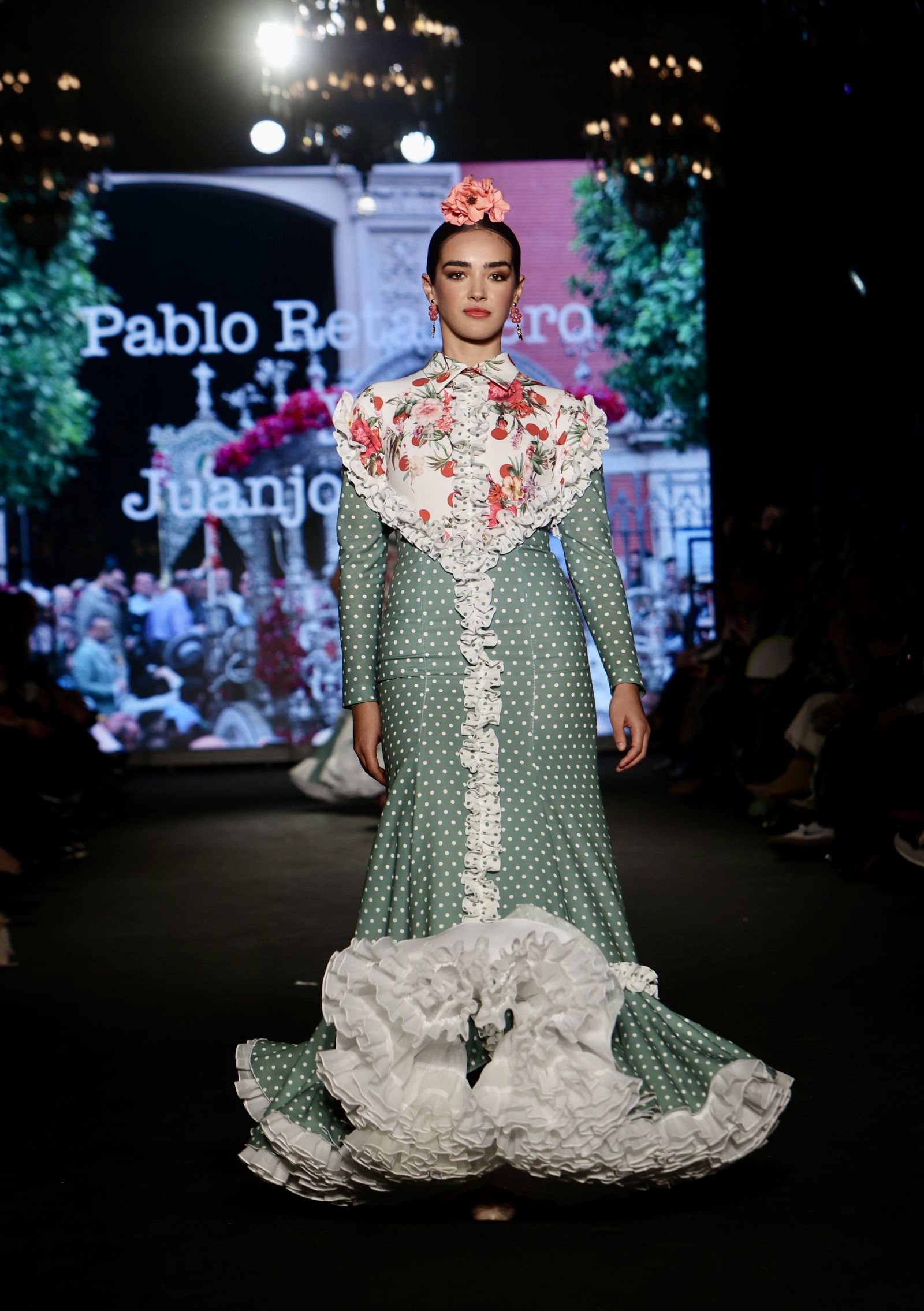 Desfile de la Hermandad del Rocío de Sevilla en We Love Flamenca 2024, todas las fotos