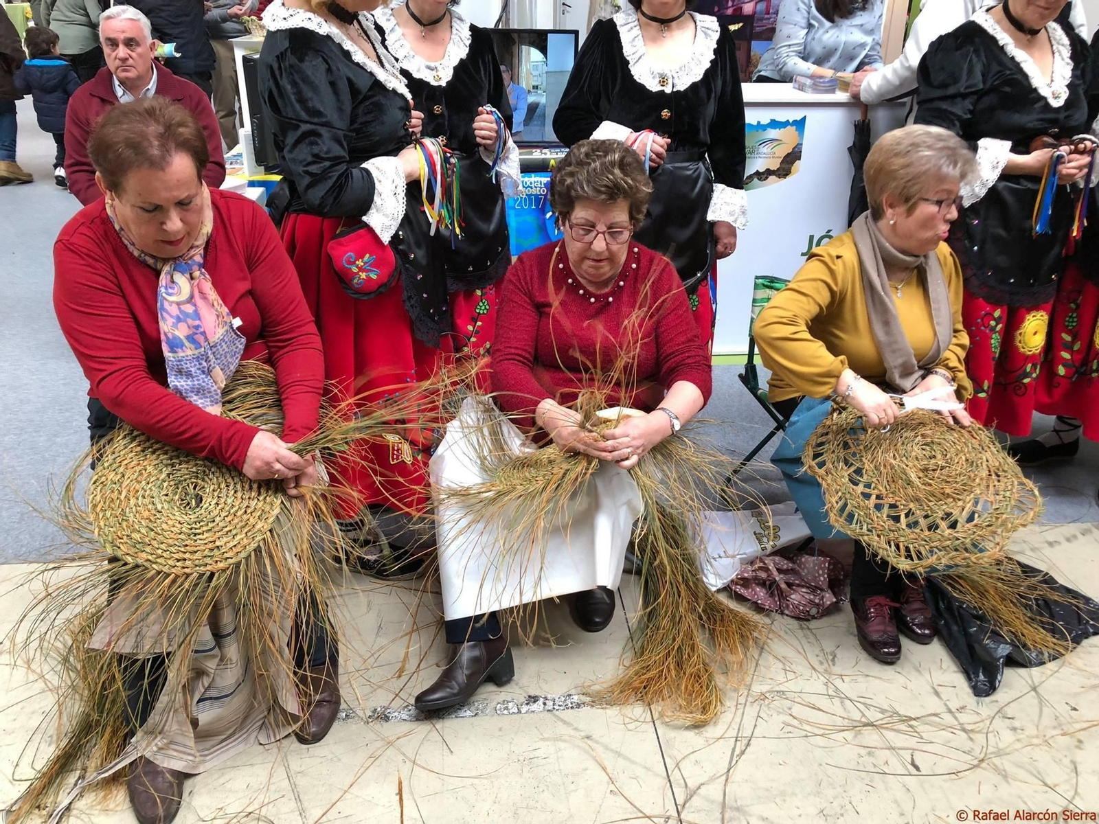Las costumbres y artesanía de la provincia tienen espacio en este encuentro turístico y cultural.