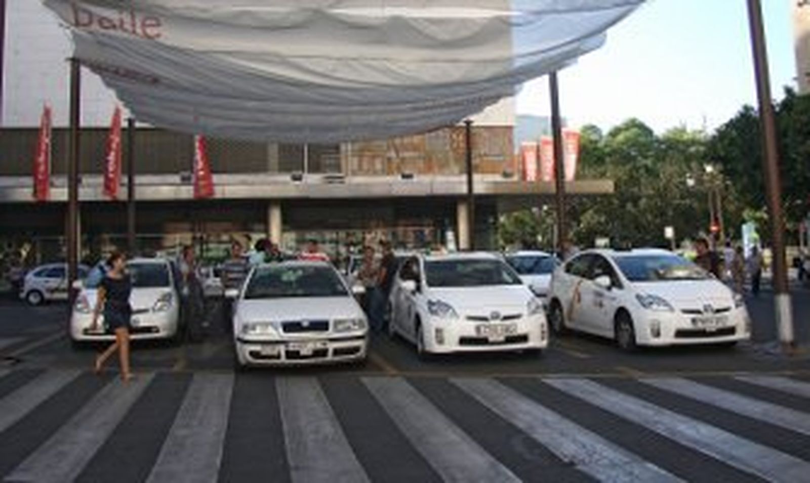Parada de taxis en el centro. / Belén Vargas