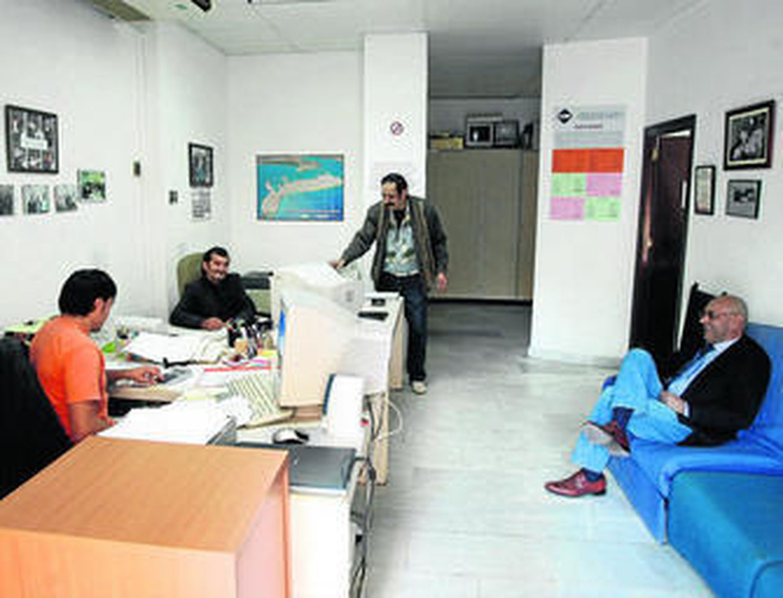 Personal de la Asociación de Autoayuda e Información sobre el Síndrome de Dependencia Alcohólica.