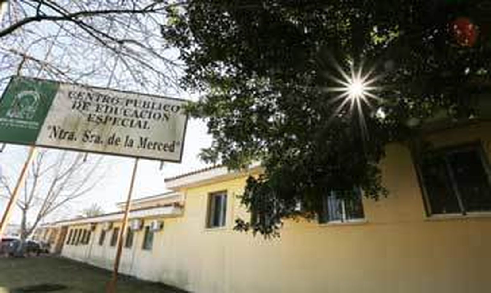Fachada del colegio de educación especialLa Merced, días atrás. /Pascual