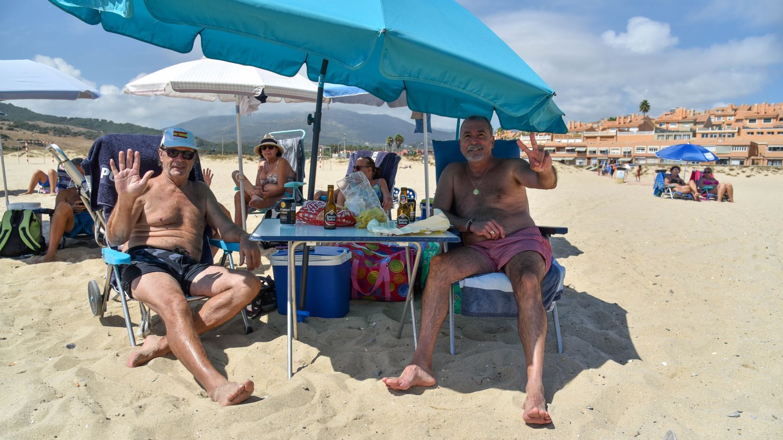 Las fotos del ultimo domingo de la temporada oficial de playas en Algeciras