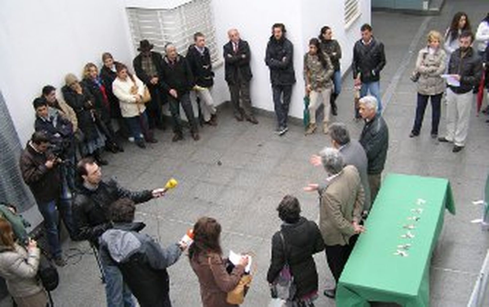 Los vecinos de la calle Cantarería reciben sus casas rehabilitadas