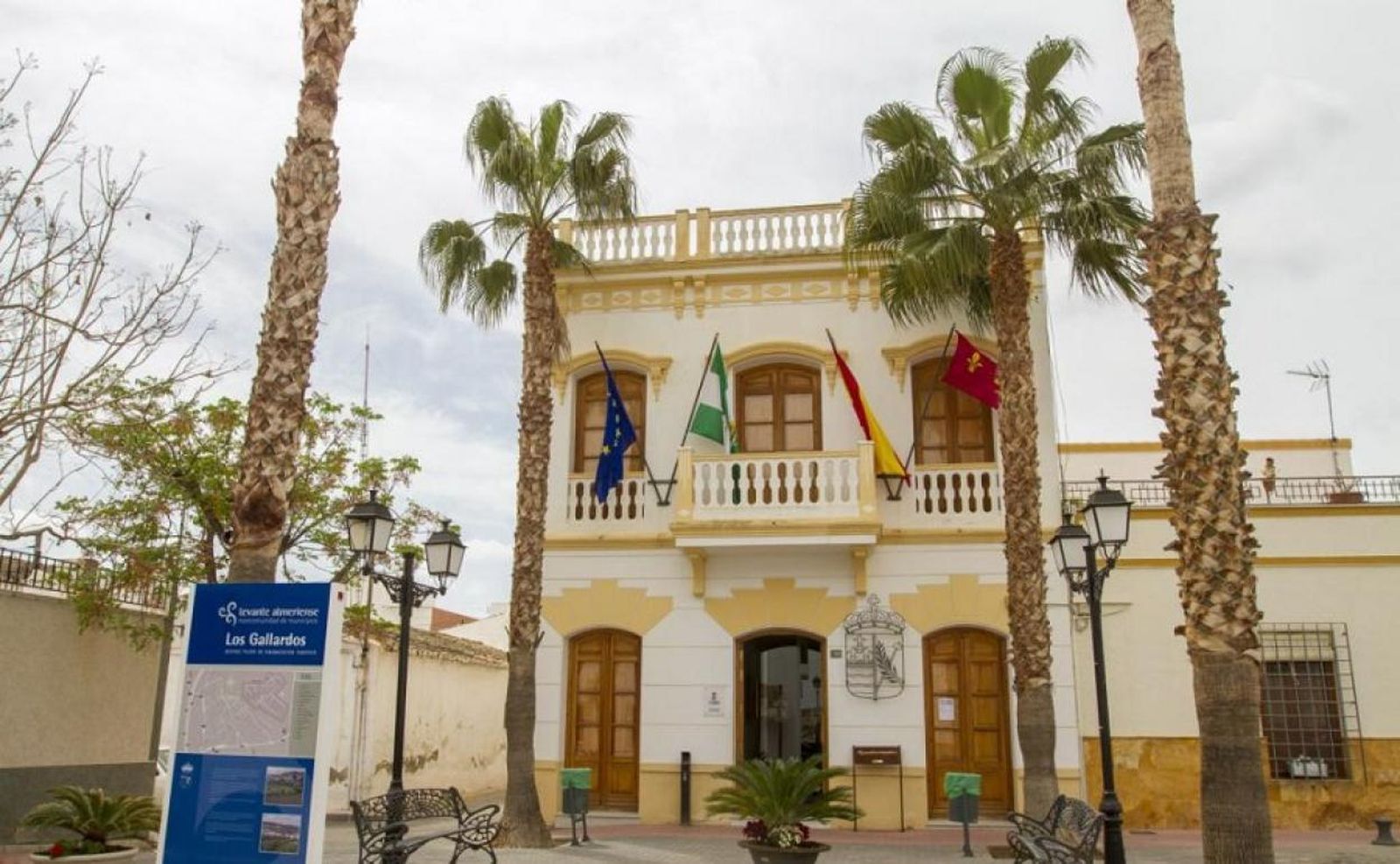 Campaña especial para impulsar las compras en el comercio local en Los Gallardos