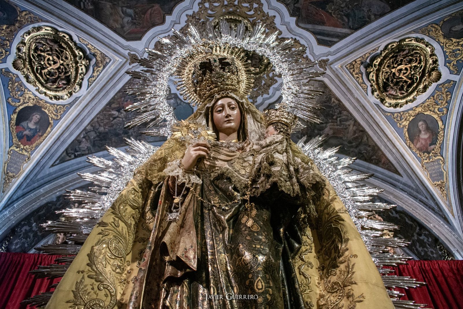 La Virgen del Amparo en el besamanos del pasado fin de semana