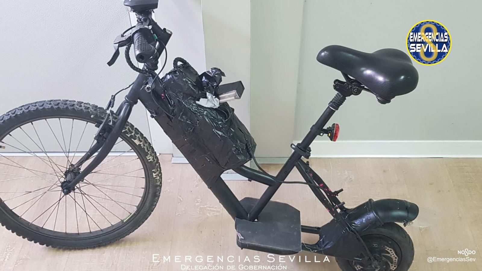 El extraño vehículo intervenido por la Policía Local