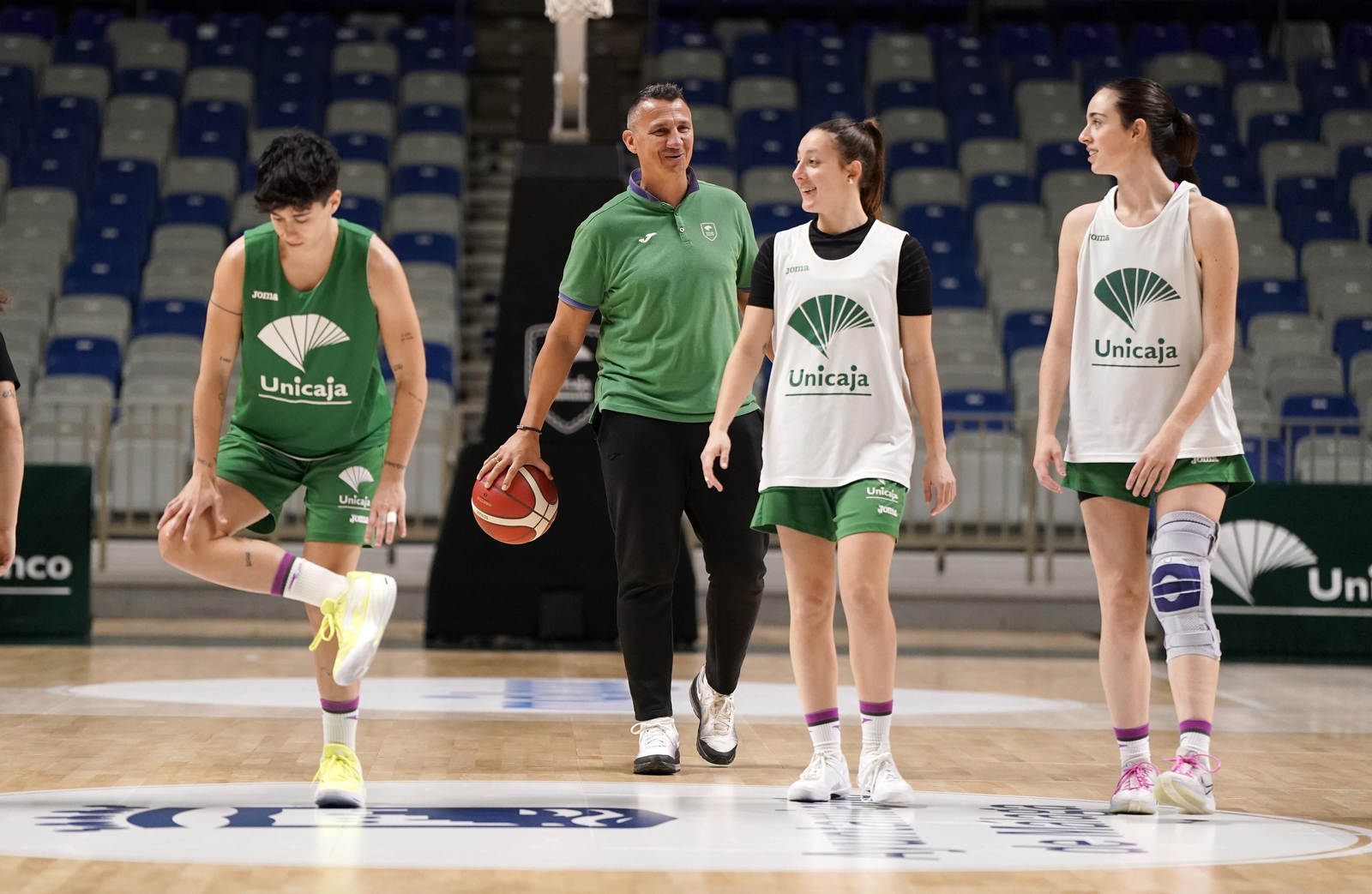 El Unicaja Femenino se prepara en el Carpena El Unicaja Femenino se prepara en el Carpena