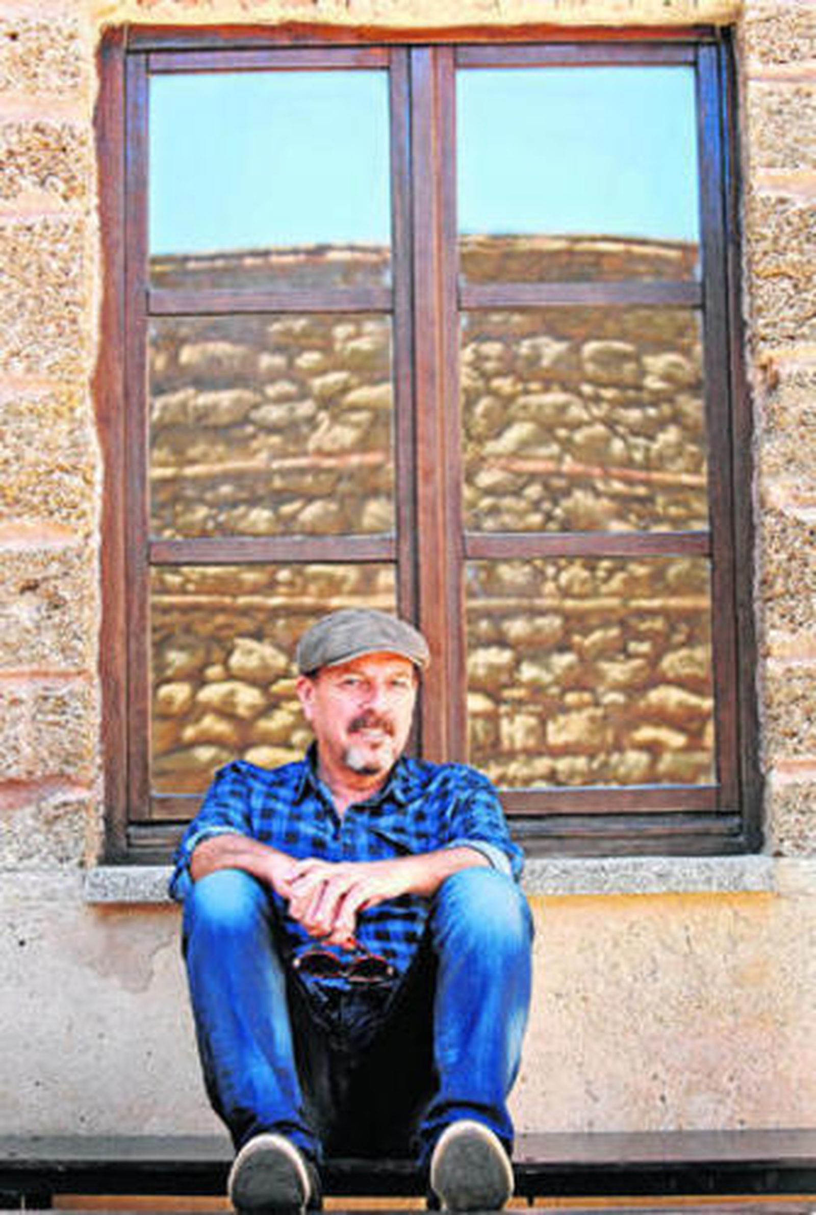 El músico portuense Javier Ruibal, ayer en el patio de la asociación Aires de Cádiz.