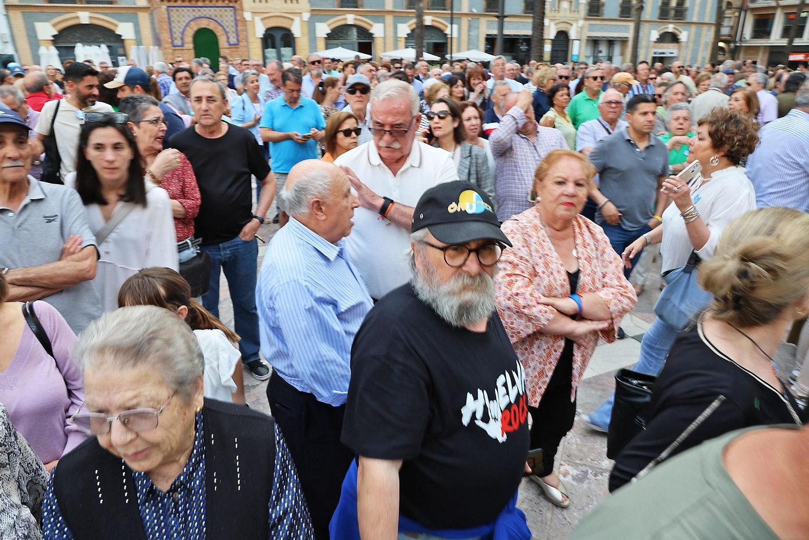 Imágenes de la concentración por las infraestructuras para Huelva