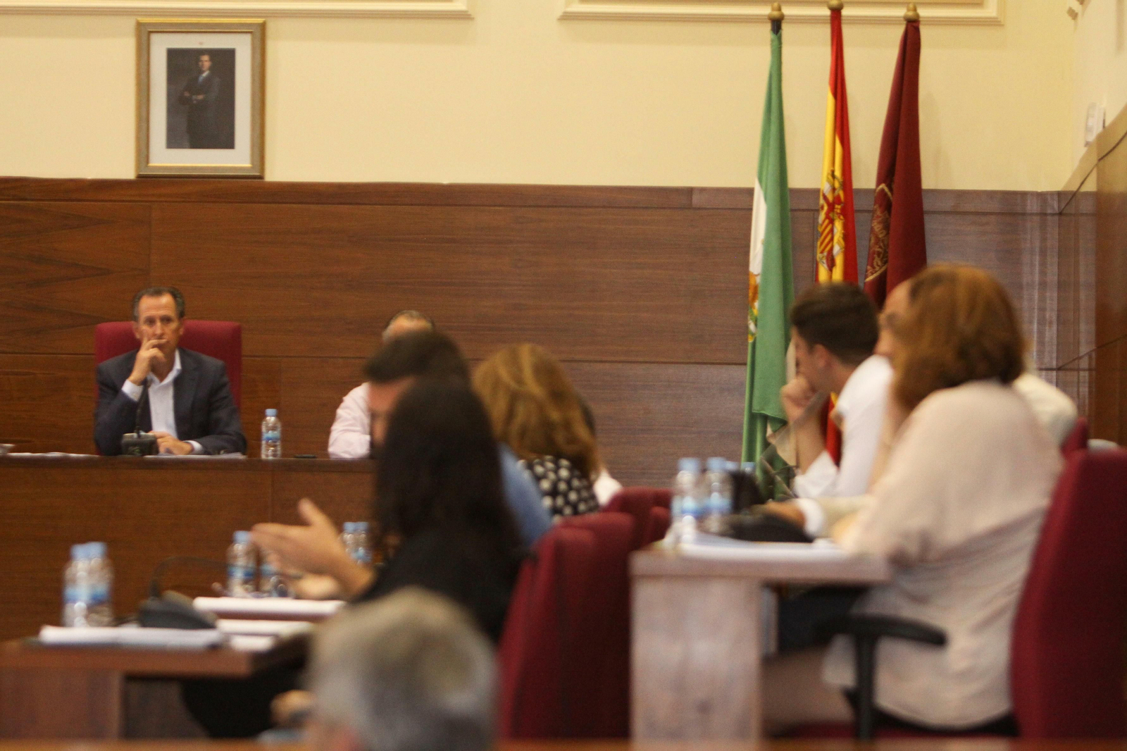 Momento de la primera sesión plenaria del actual periodo corporativo en Chiclana.