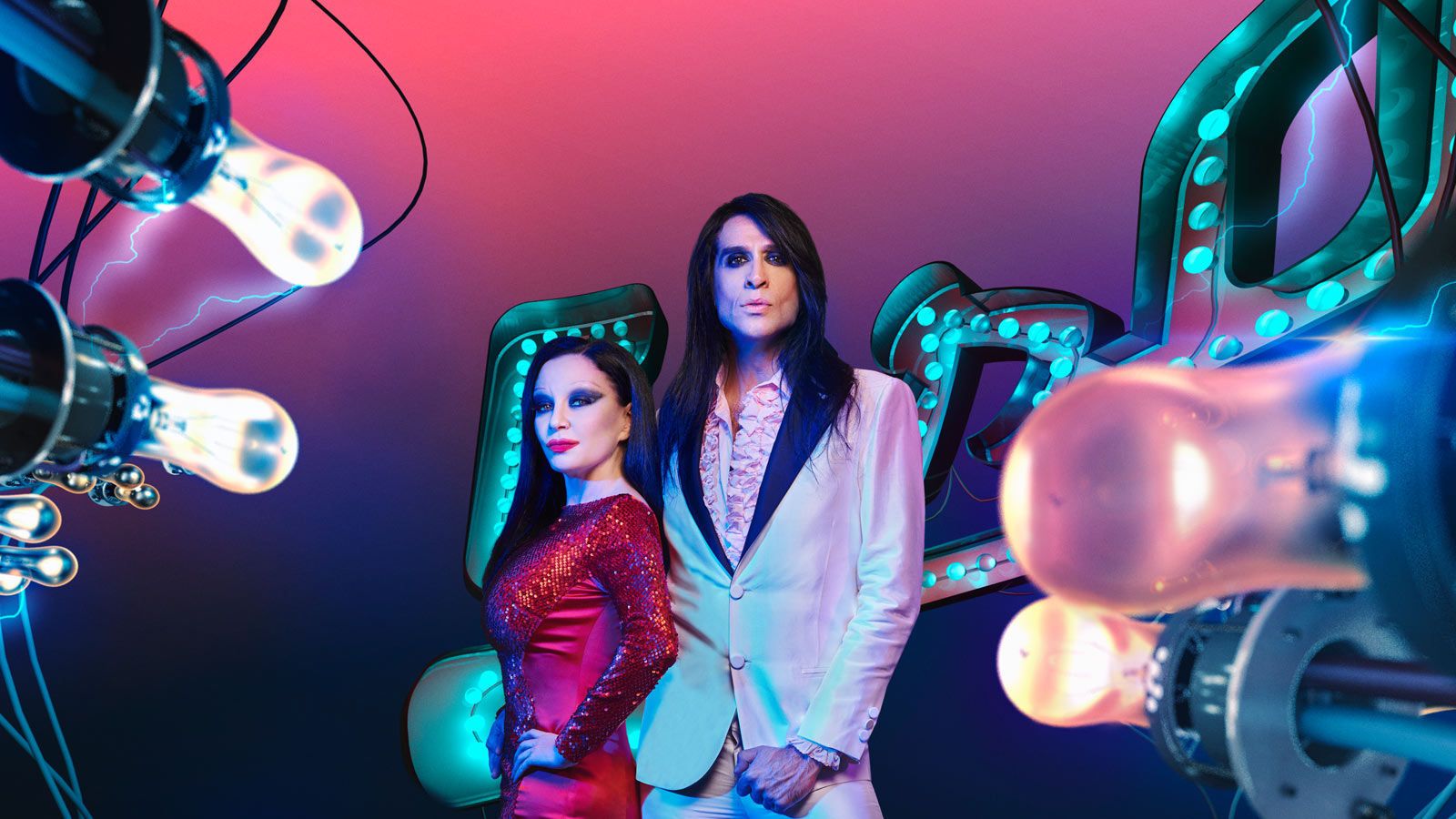 Alaska y Mario Vaquerizo en la promoción de su 'reality' personal.