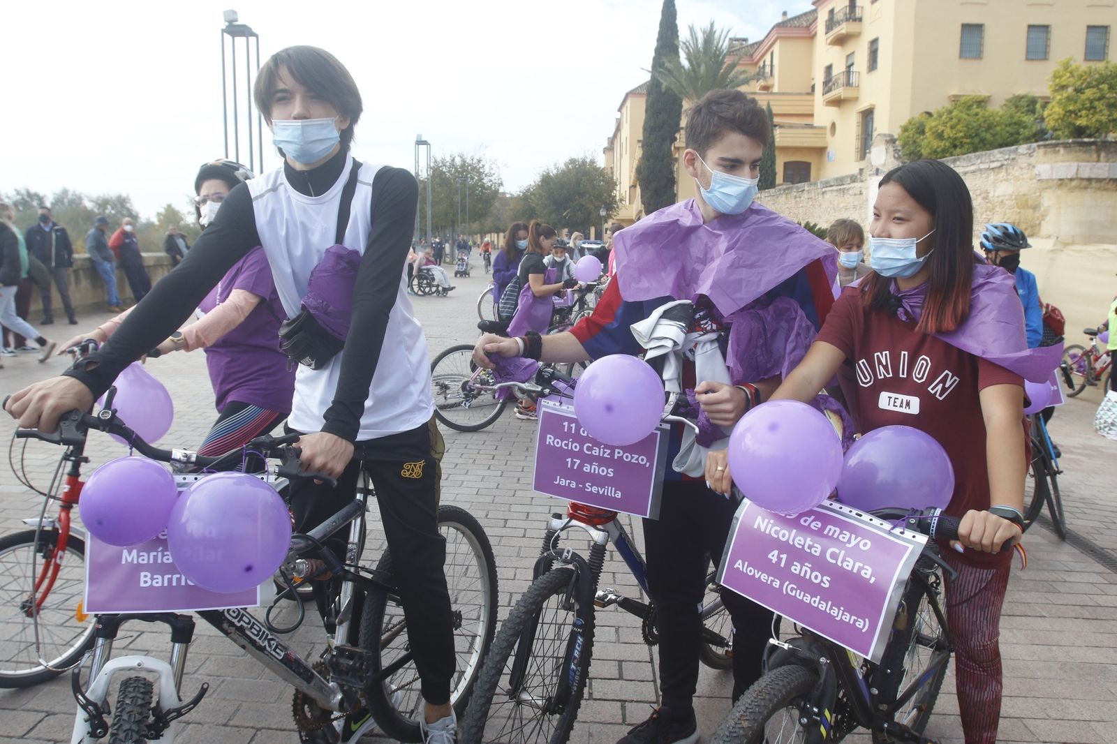 La Marcha En Bici contra la Violencia a las Mujeres en Córdoba, en fotografías