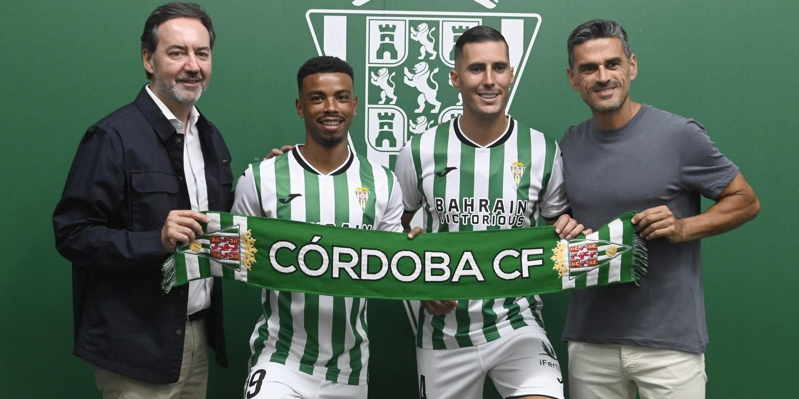 Dalisson y Sergi Guardiola posan con Monterrubio y Juanito en su presentación como jugadores del Córdoba CF.