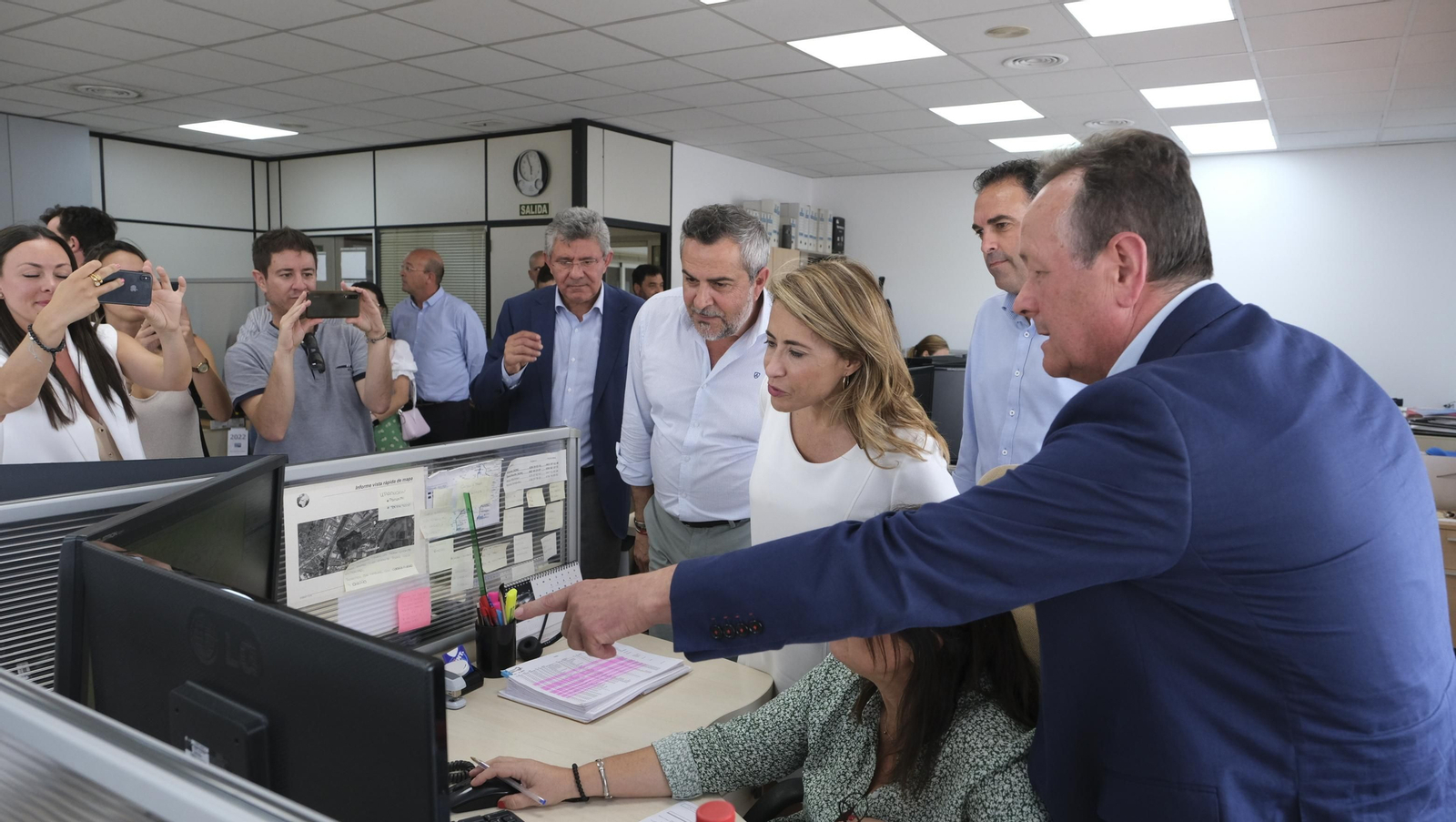 Imágenes de la visita de la Ministra Raquel Sánchez a Transportes J. Cano, en Antas