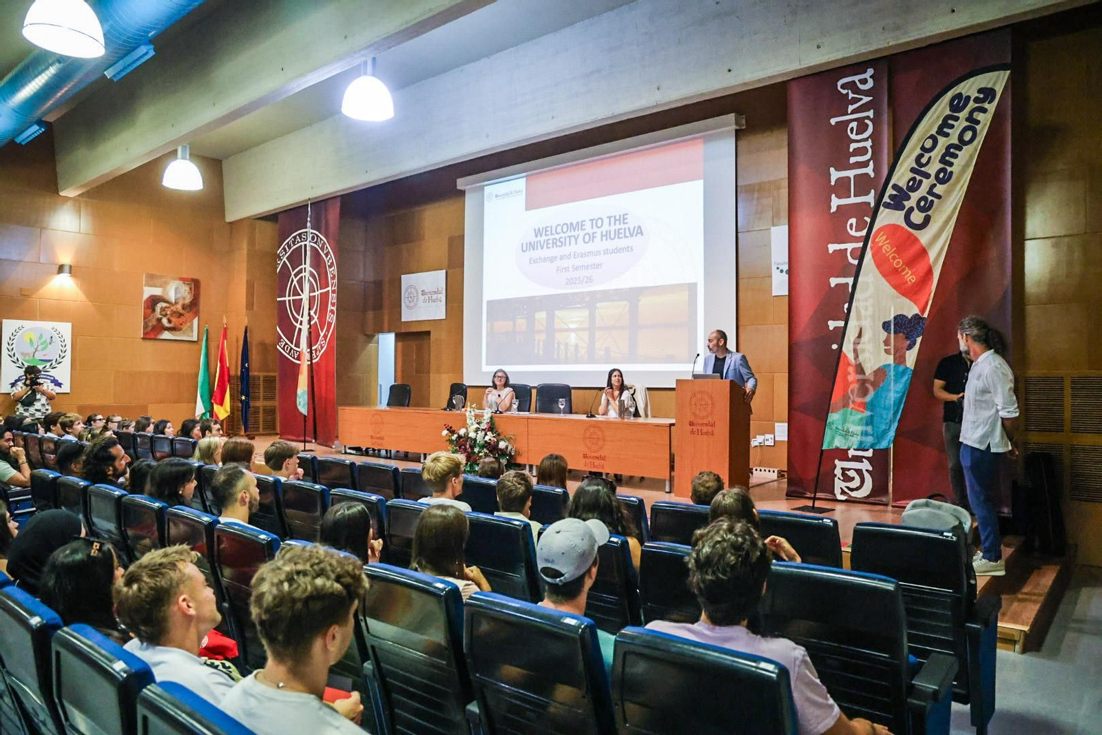 Imágenes de la recepción a los nuevos estudiantes Erasmus en la Universidad de Huelva