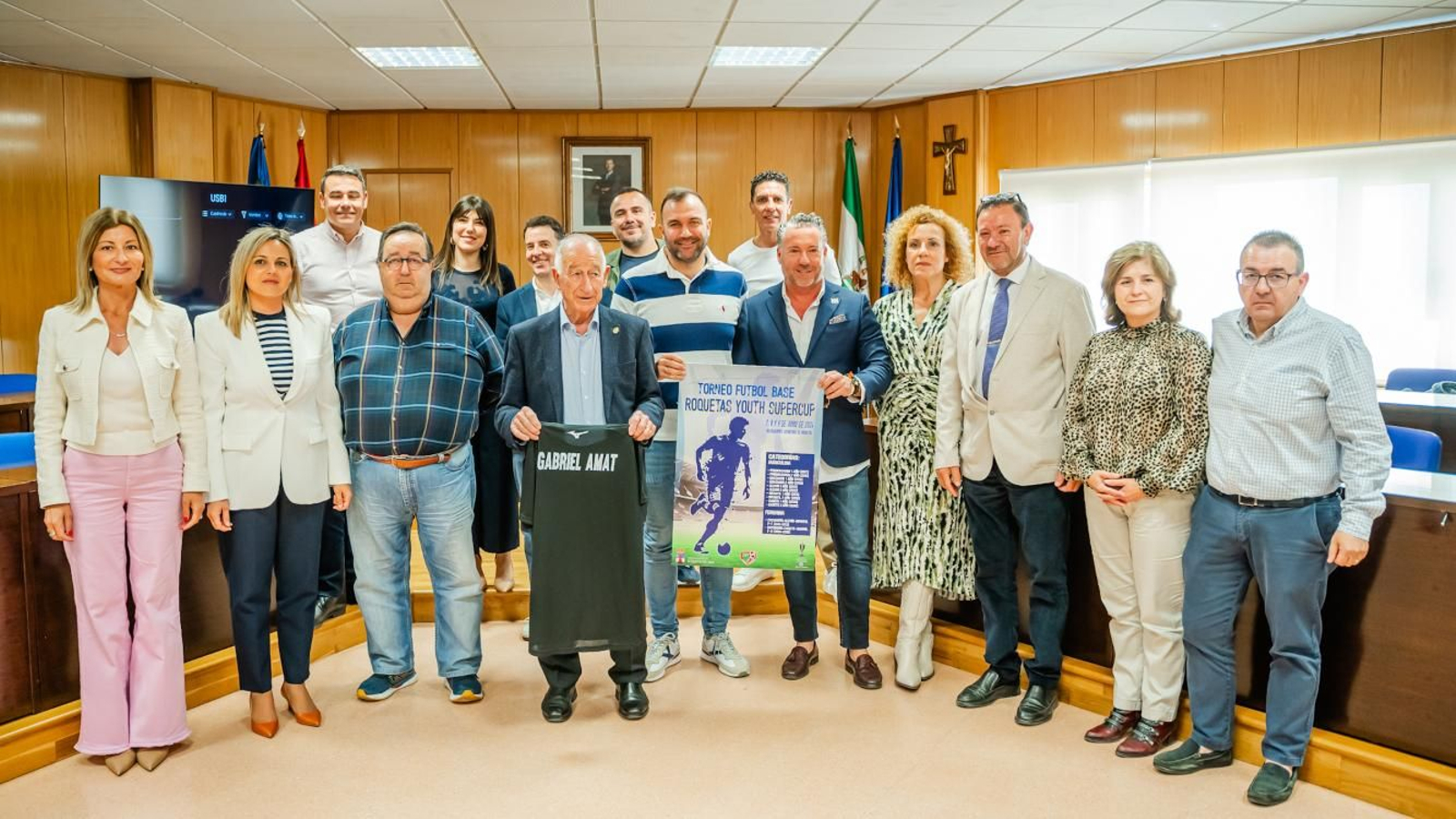 Las autoridades presentes en este acto de la II edición de Youth Supercup Roquetas de Mar 2024.