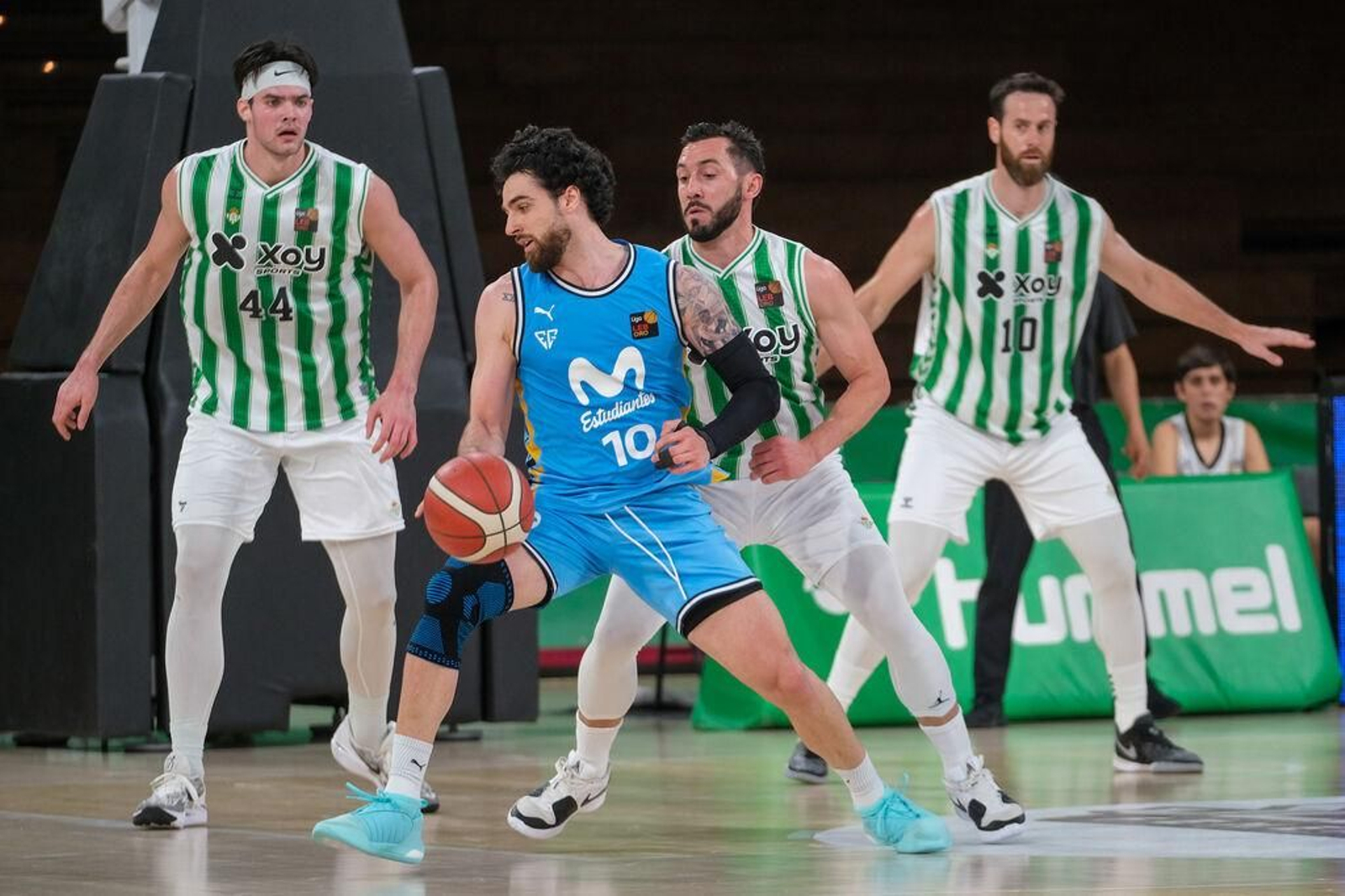 Francis Alonso, ante el Betis