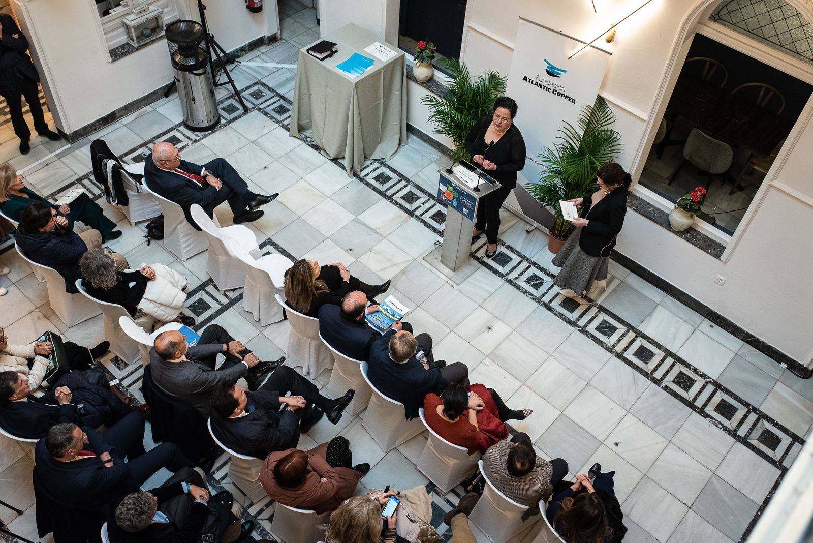 Imágenes de la entrega del premio literario "Hablando en cobre" de la Fundación Atlantic Copper
