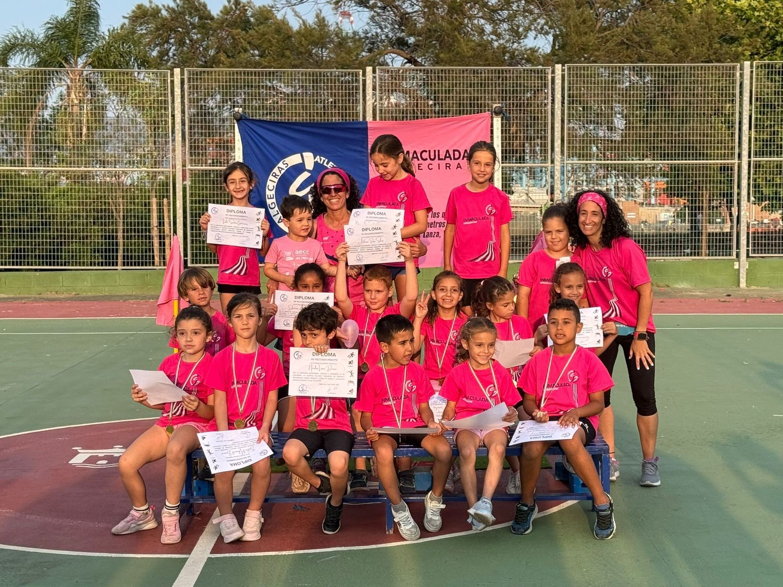 Las escuelas municipales de atletismo de Algeciras celebran su fiesta de clausura