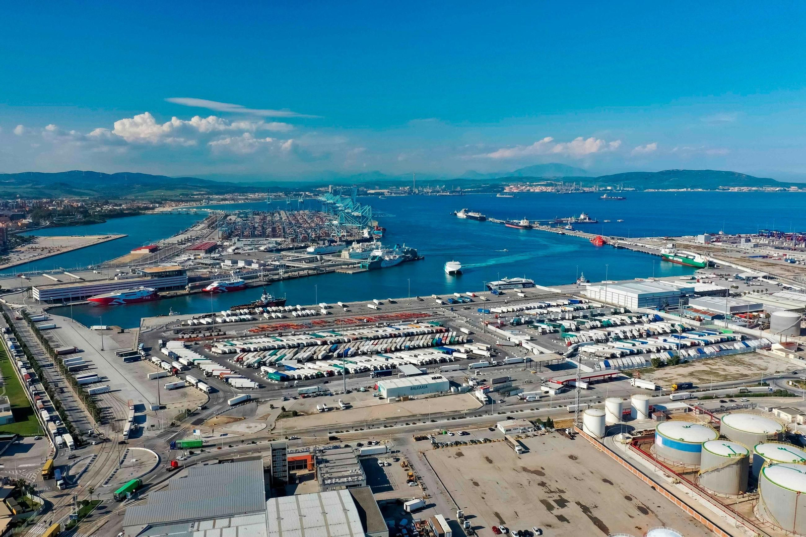 Vista aérea del Puerto de Algeciras.