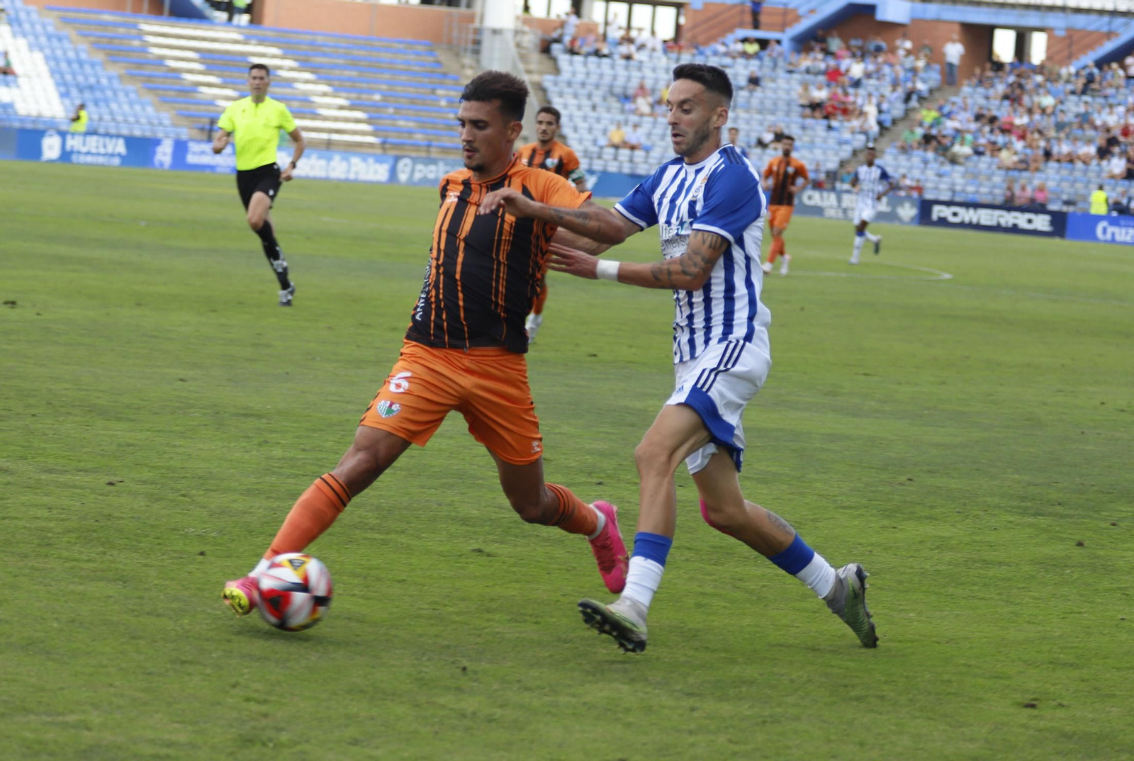 Imágenes del encuentro entre el Recreativo de Huelva y el Antequera CF
