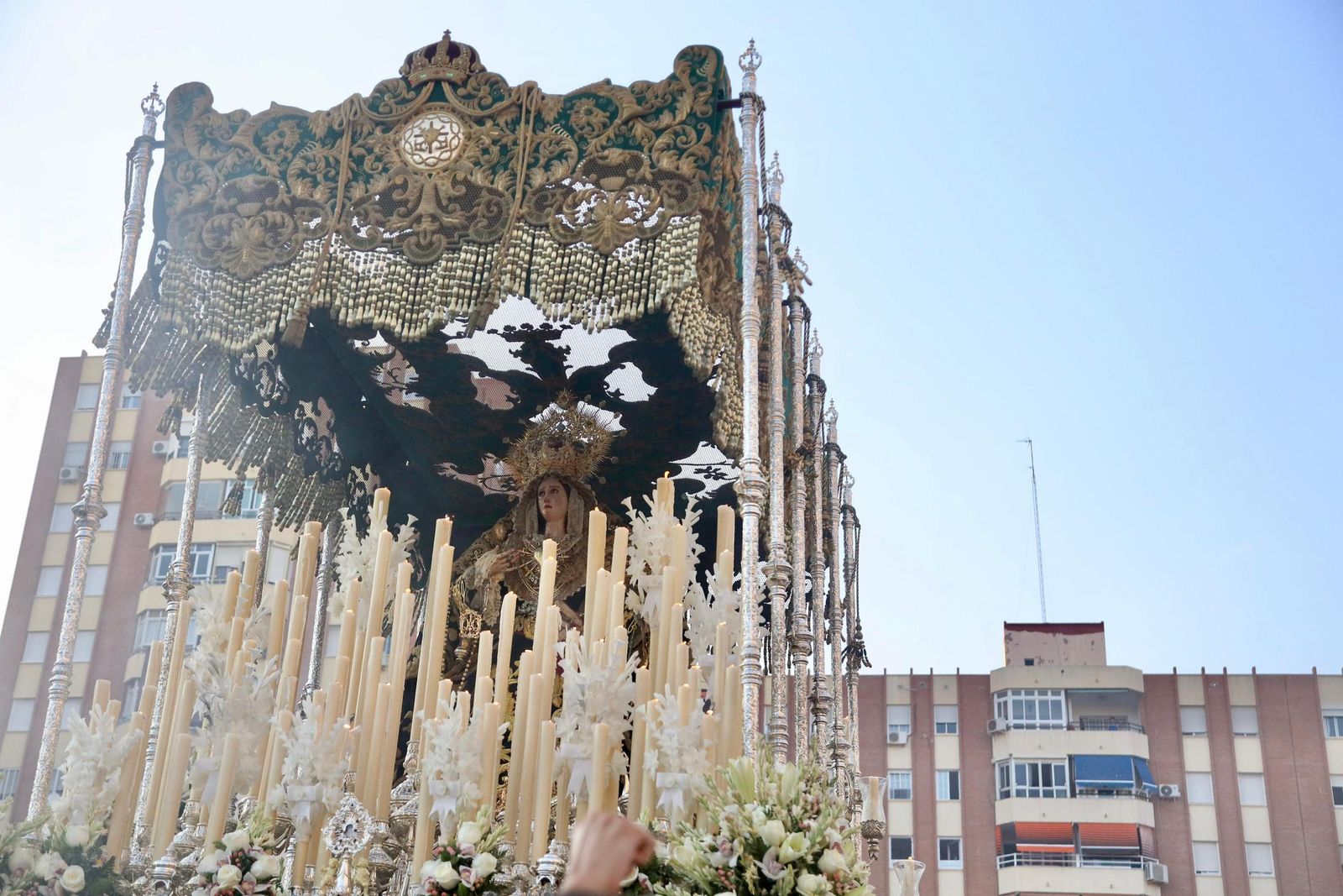 La procesión de la Virgen en Cruz de Humilladero por sus 25 años, en fotos