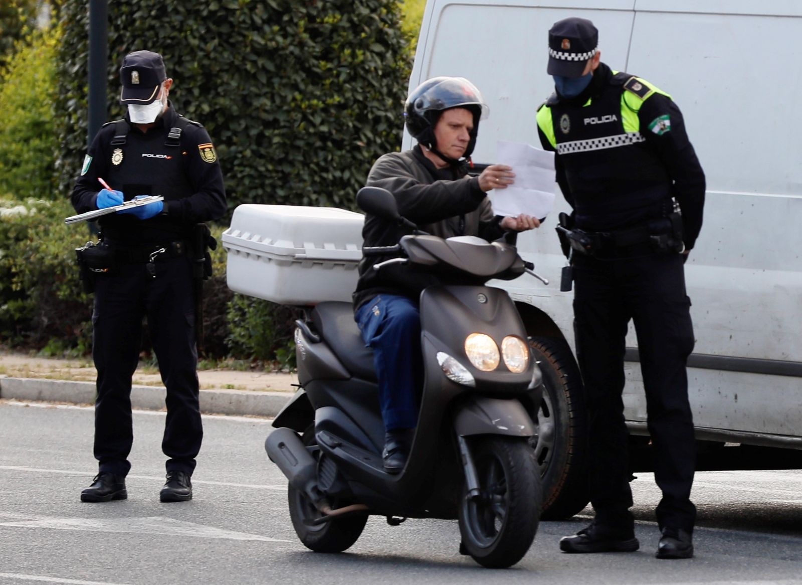 Control de la Policía Nacional en Sevilla
