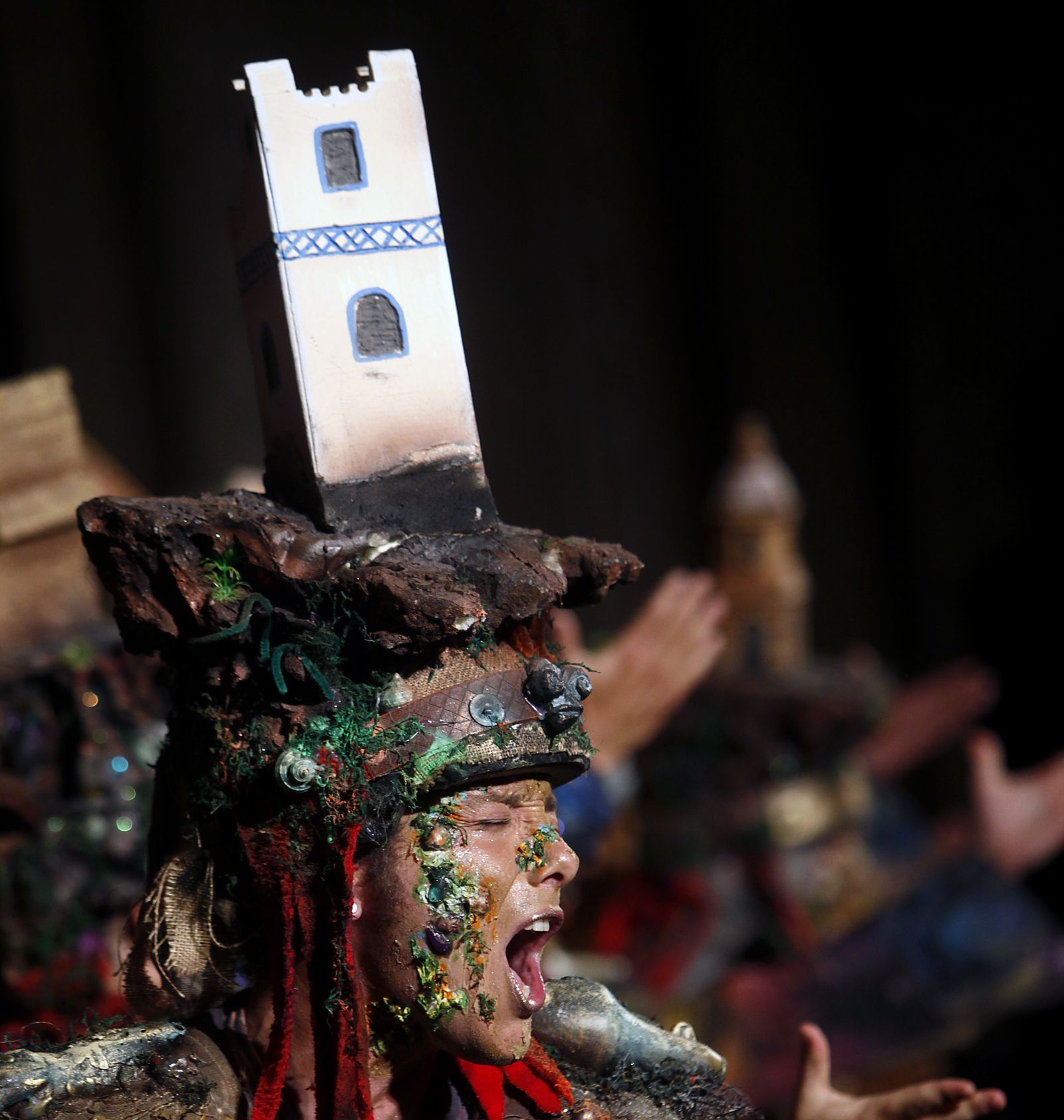 Las imágenes de la décimo sexta función de clasificatorias