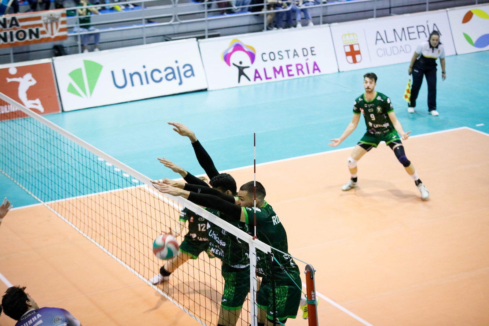 Imágenes del partido entre Unicaja Almería y Grupo Herce Soria