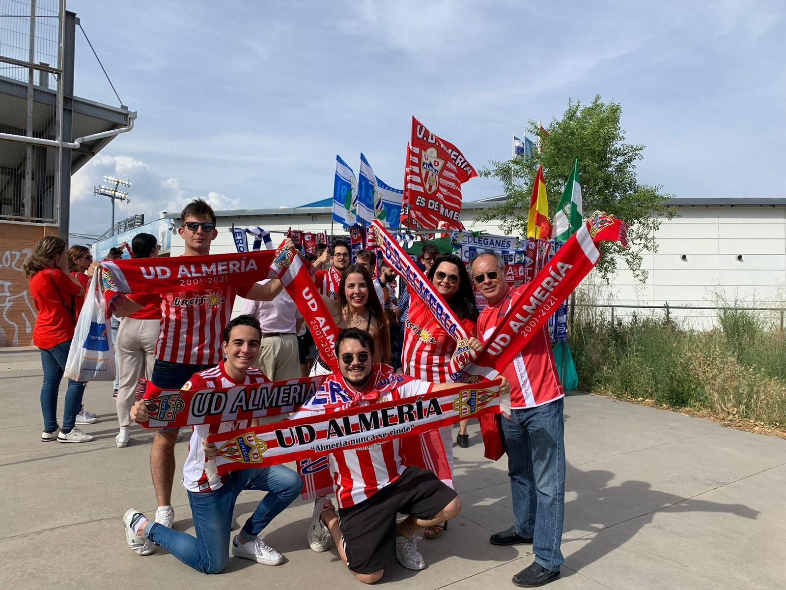 Imágenes de la afición del Almería en Leganés