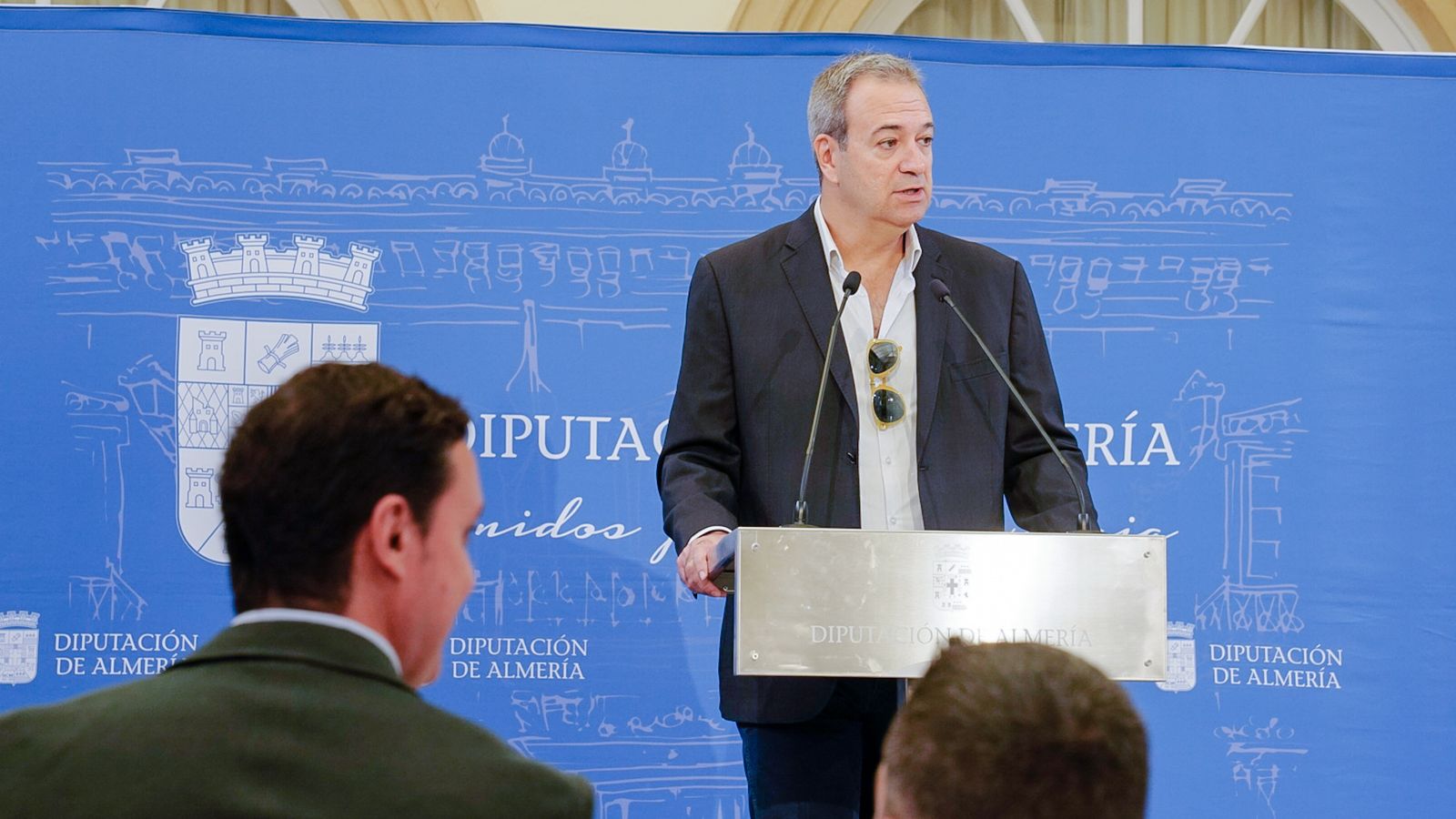 Joaquín Fernández recibe la Medalla Social