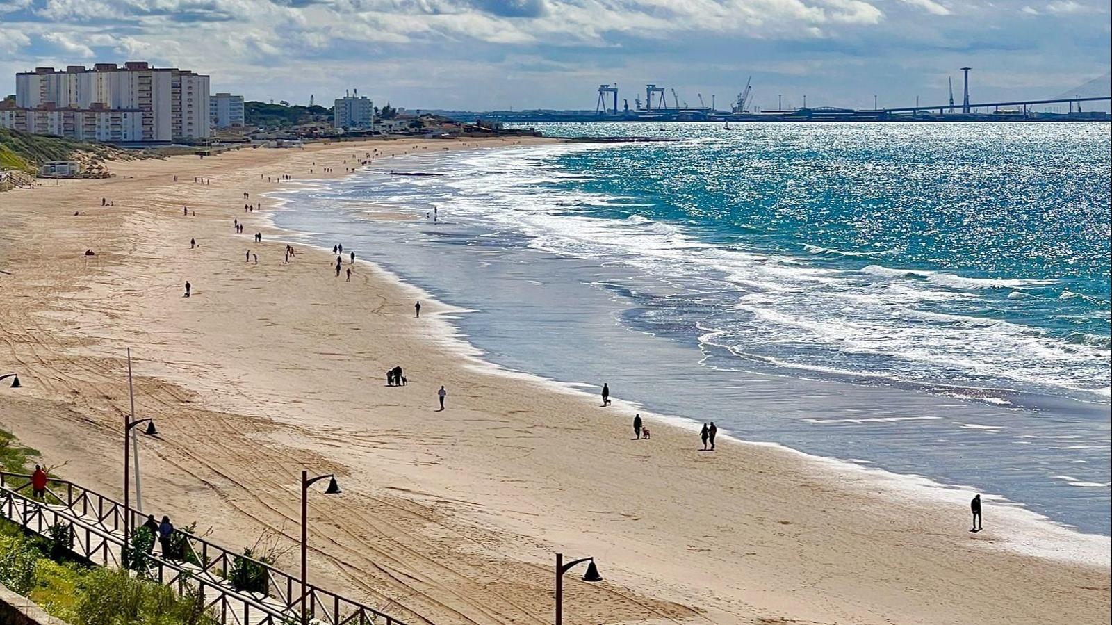 Una imagen de la playa portuense de Santa Catalina. Una imagen de la playa portuense de Santa Catalina.
