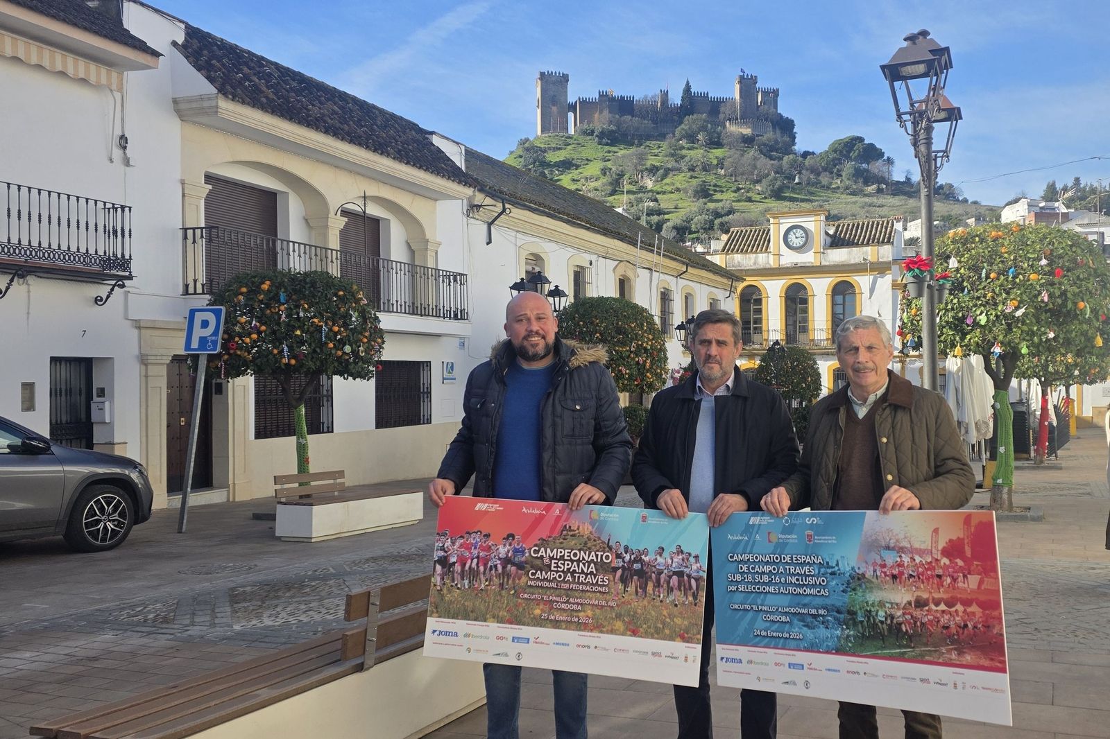 Las autoridades y organizadores, durante la presentación del evento.