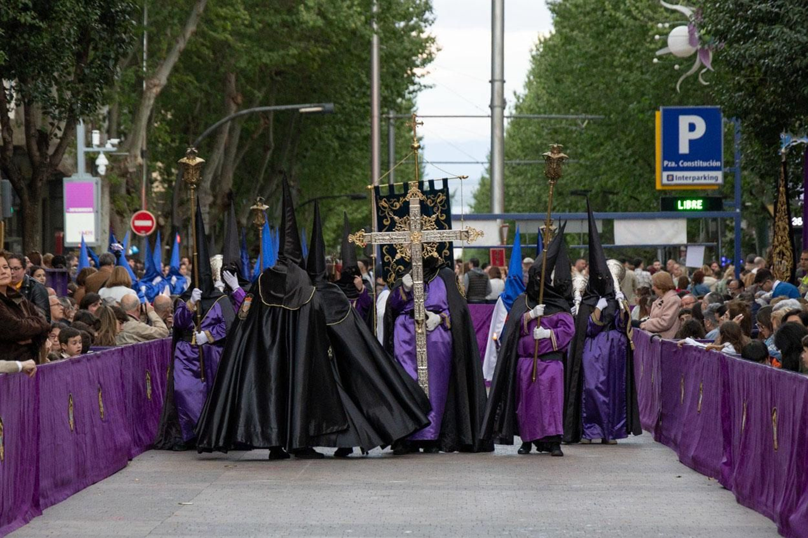 Los jiennenses arropan a las tres cofradías de la tarde en un Domingo de Ramos más caluroso de lo esperado (II)