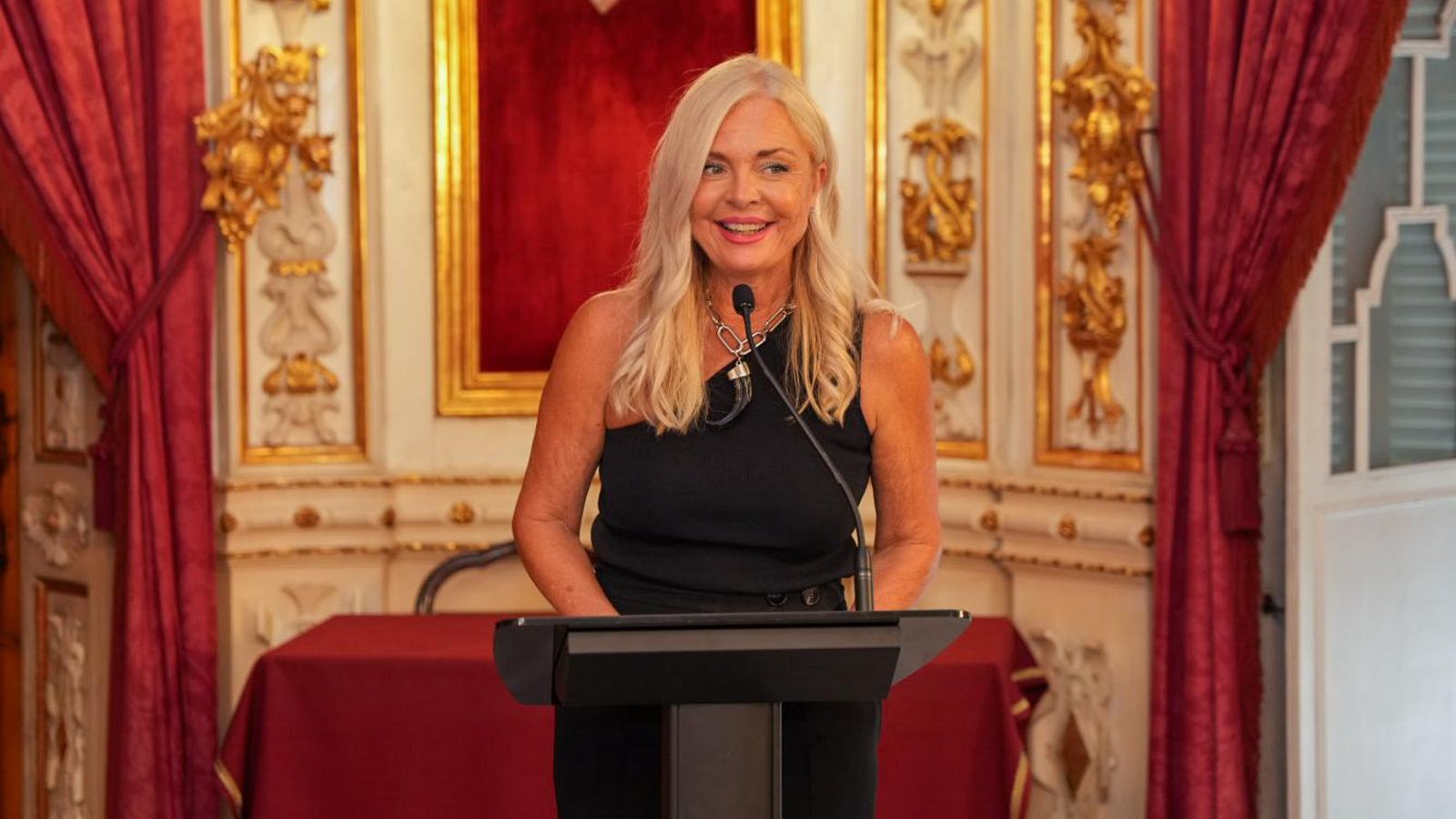 Mercedes Colombo Roquette, delegada del Gobierno de la Junta de Andalucía en Cádiz, durante su discurso.