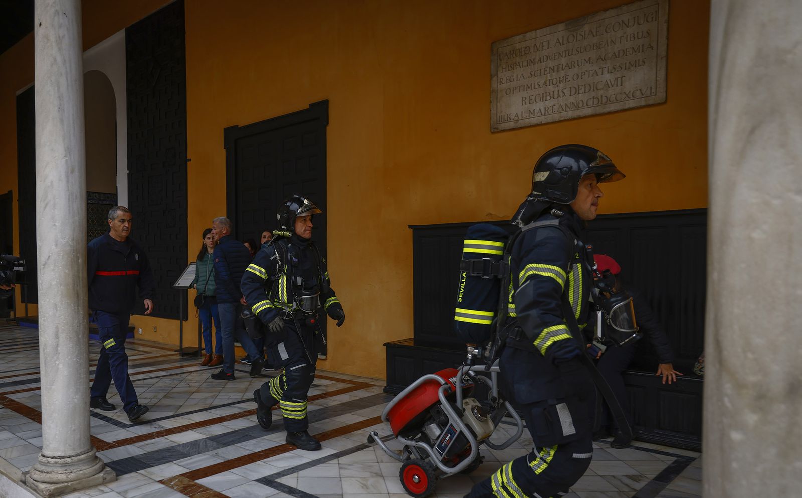 Las imágenes del simulacro de incendio en el Alcázar de Sevilla