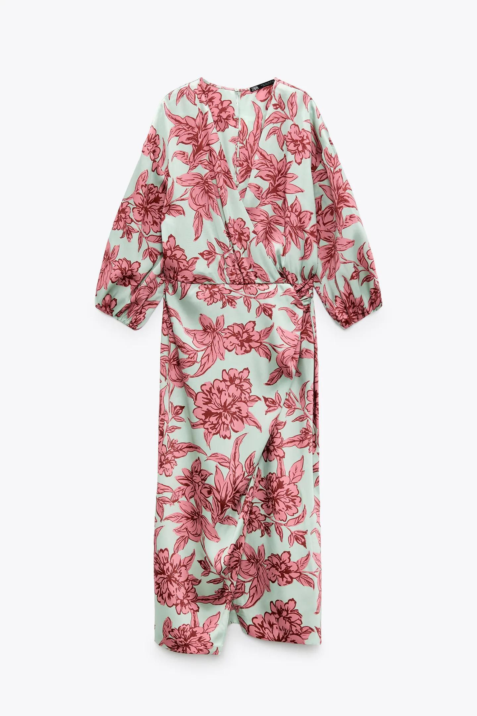 Vestido cruzado de flores de Zara.