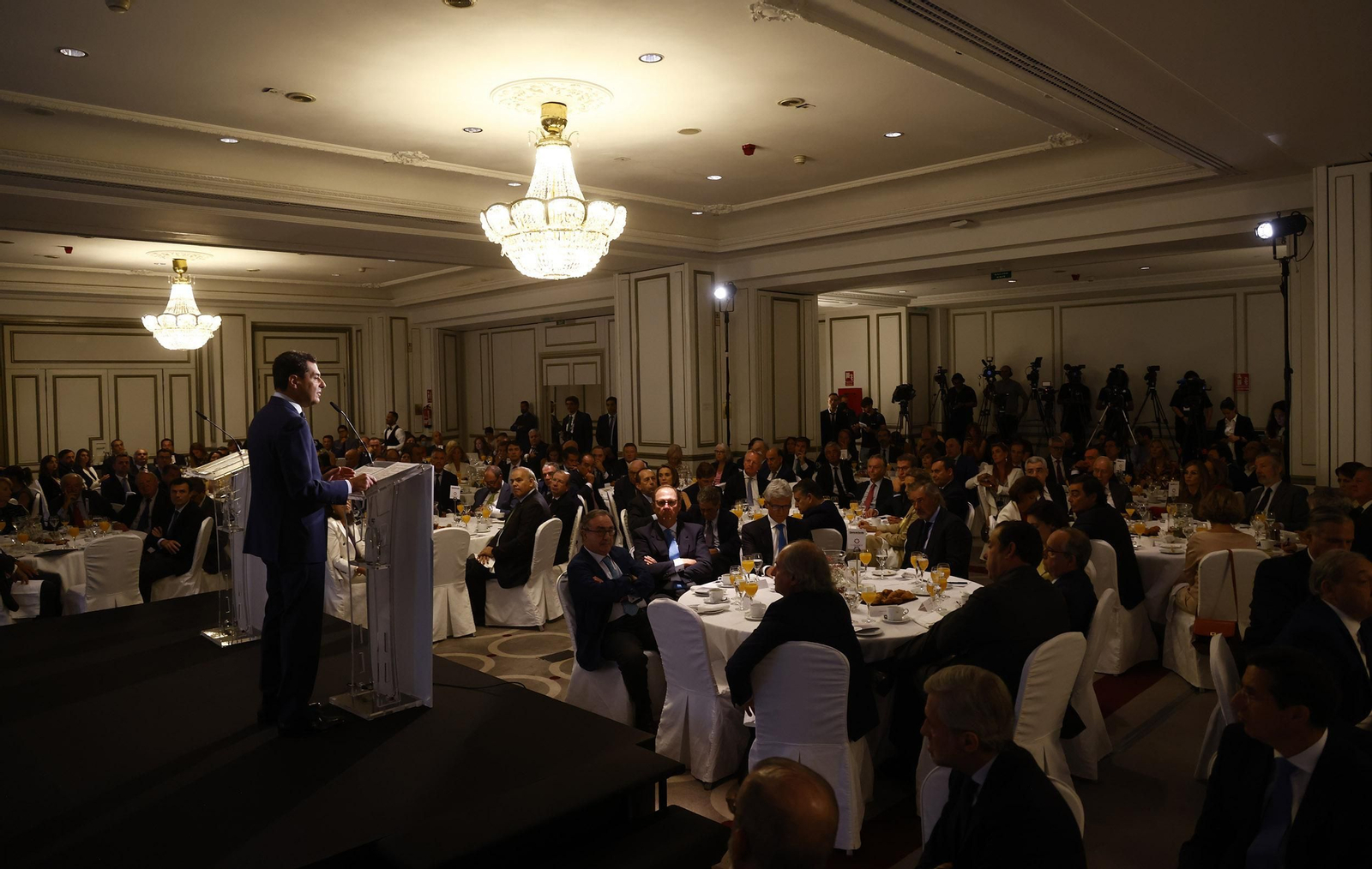 Foro Joly con Juanma Moreno en Madrid, todas las imágenes